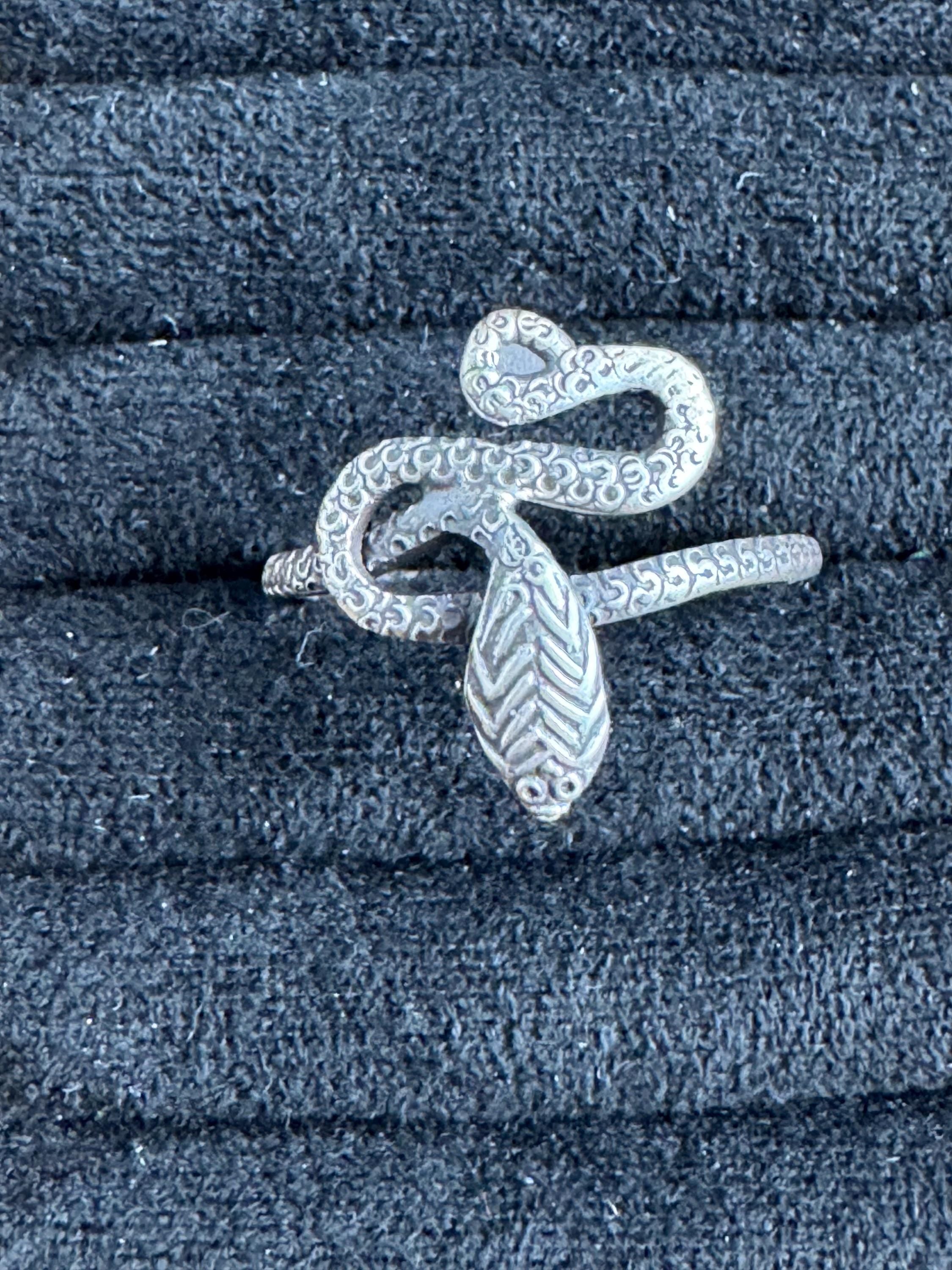 Vintage size N 925 sterling silver ladies snake ring 2 gm