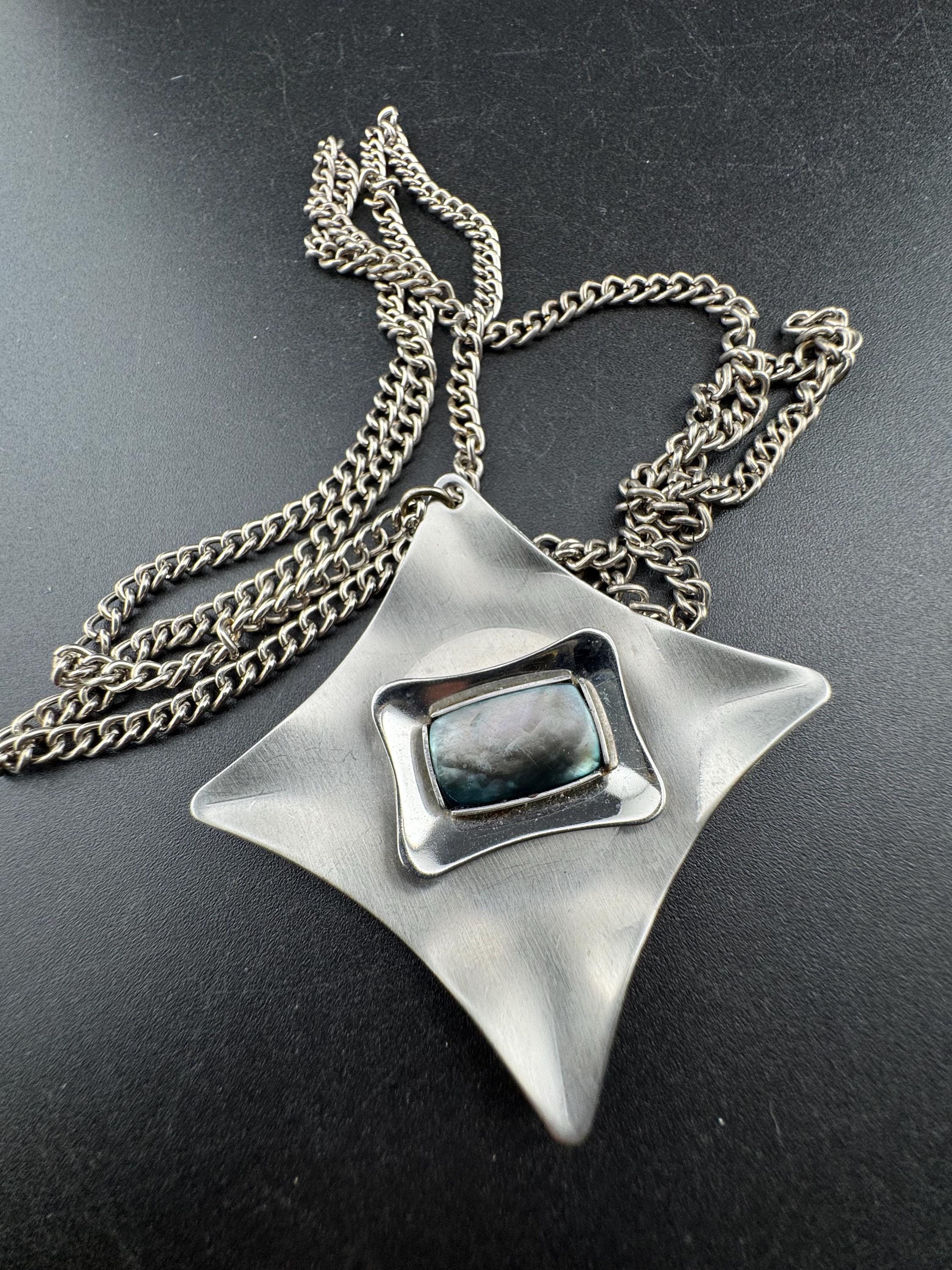 Signed Jason stainless steel grey shell cabochon pendant necklace, Vintage 1970s