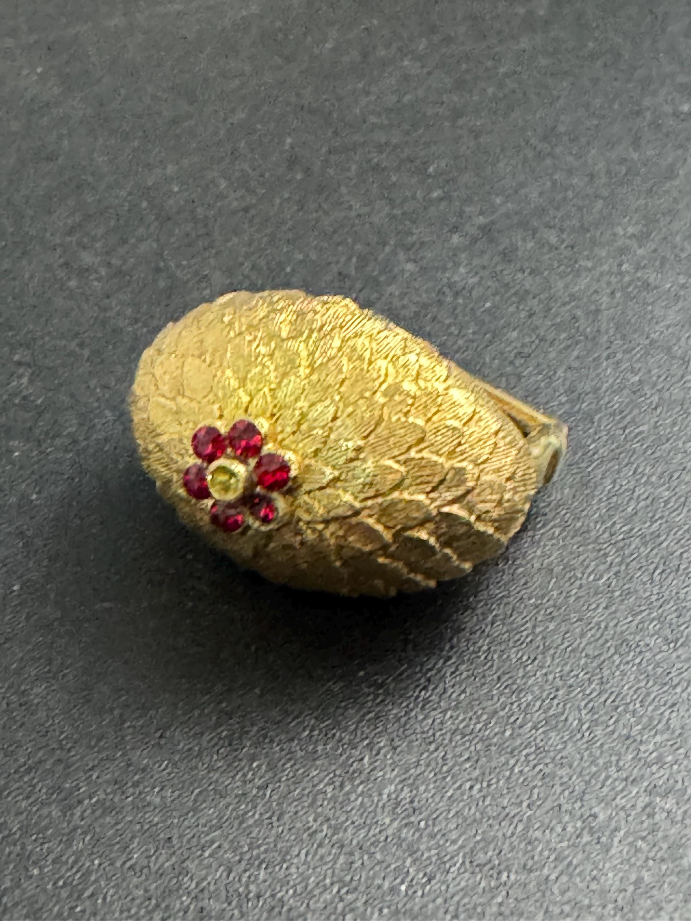 Signed VENDOME Gold and Ruby rhinestone dress ring