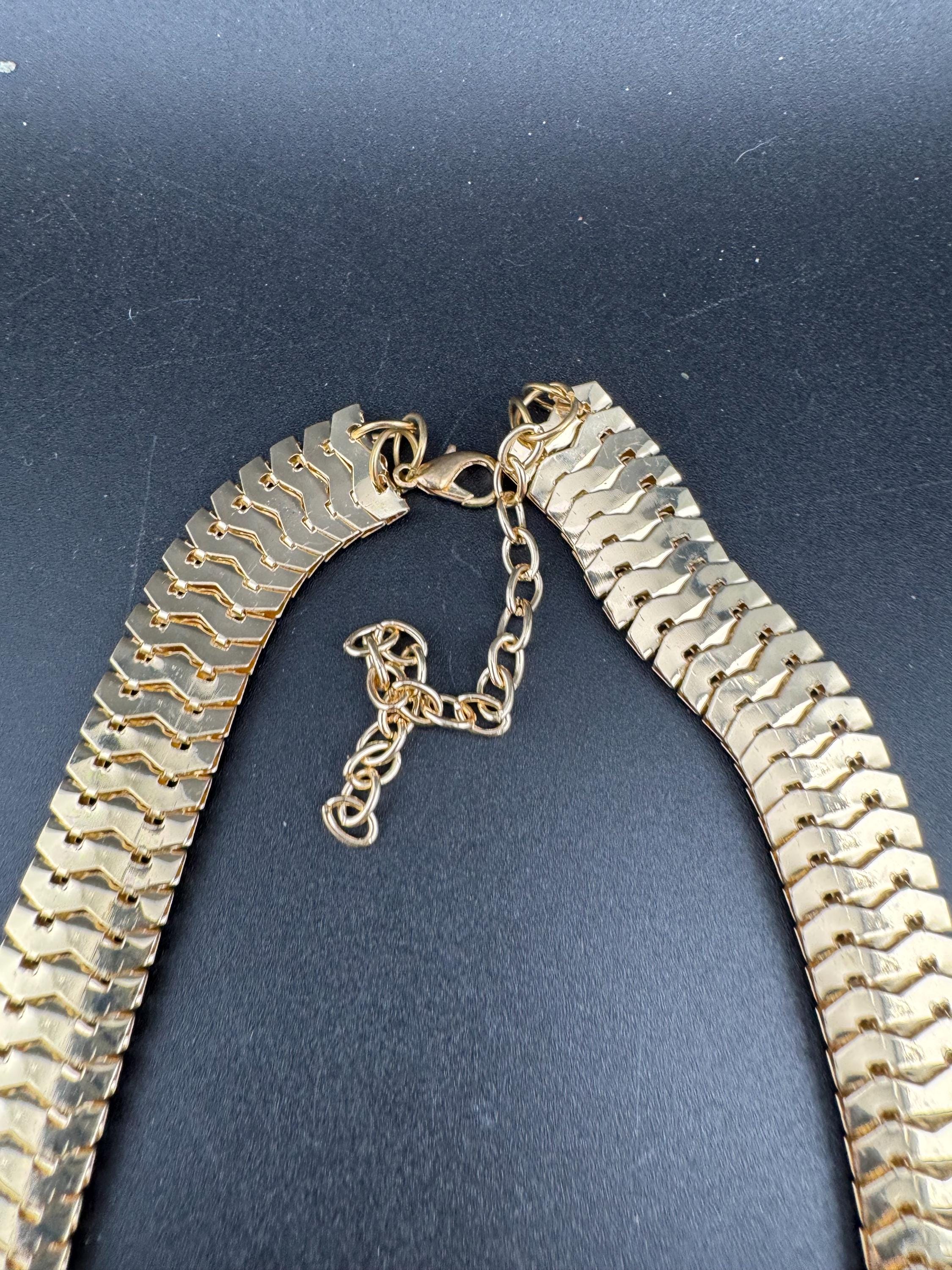 Bright pink diamanté bib necklace, retro gold tone