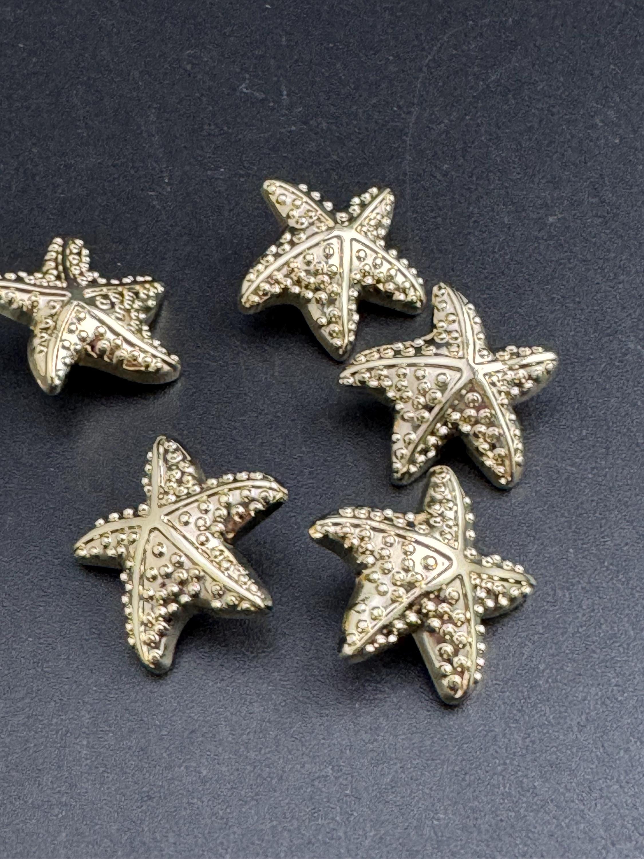 Pack of 5 23mm gold starfish buttons, metal nautical