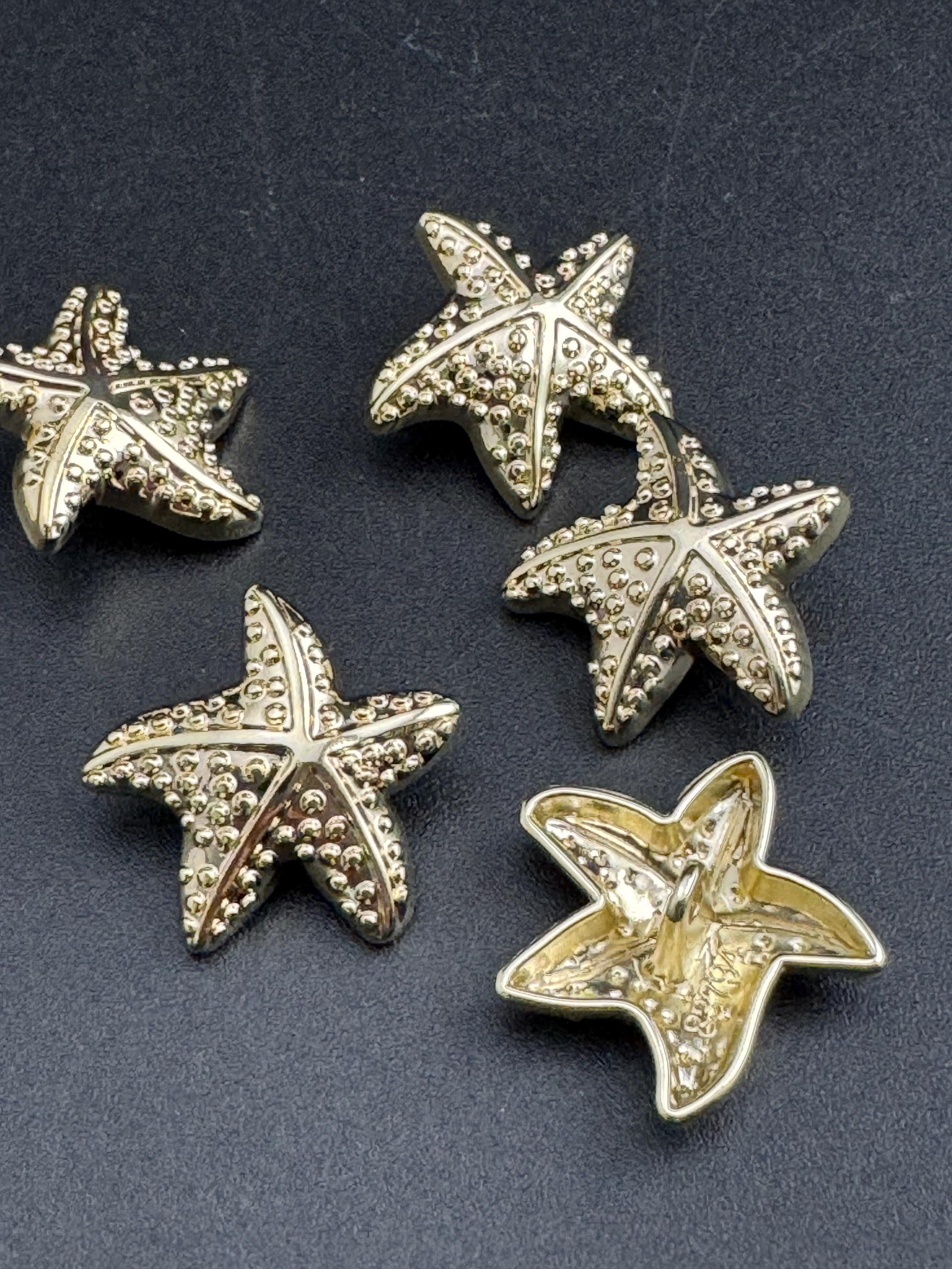 Pack of 5 23mm gold starfish buttons, metal nautical