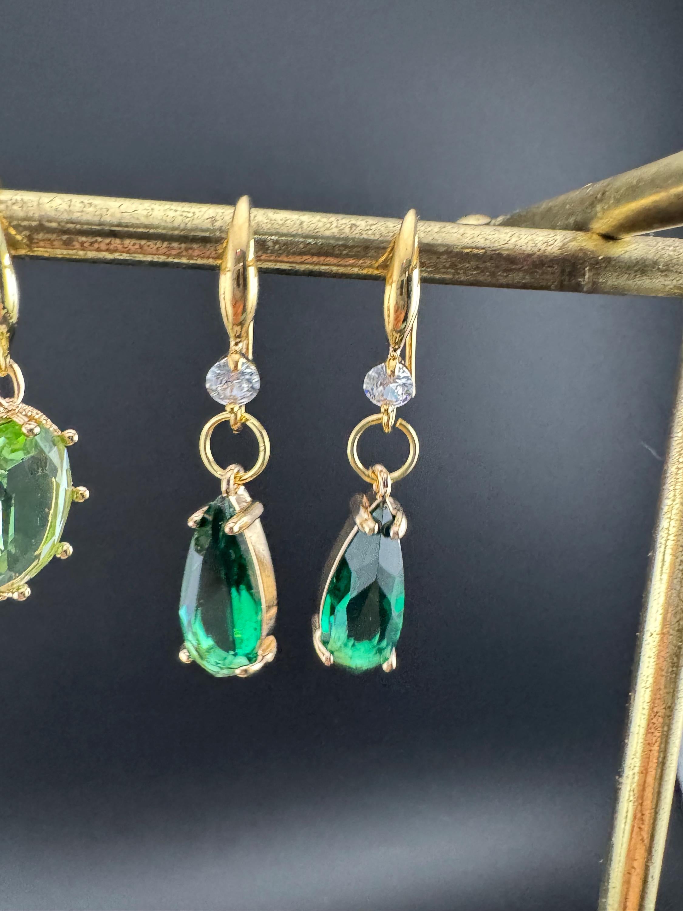 18k GP emerald green crystal diamanté drop earrings, teardrop