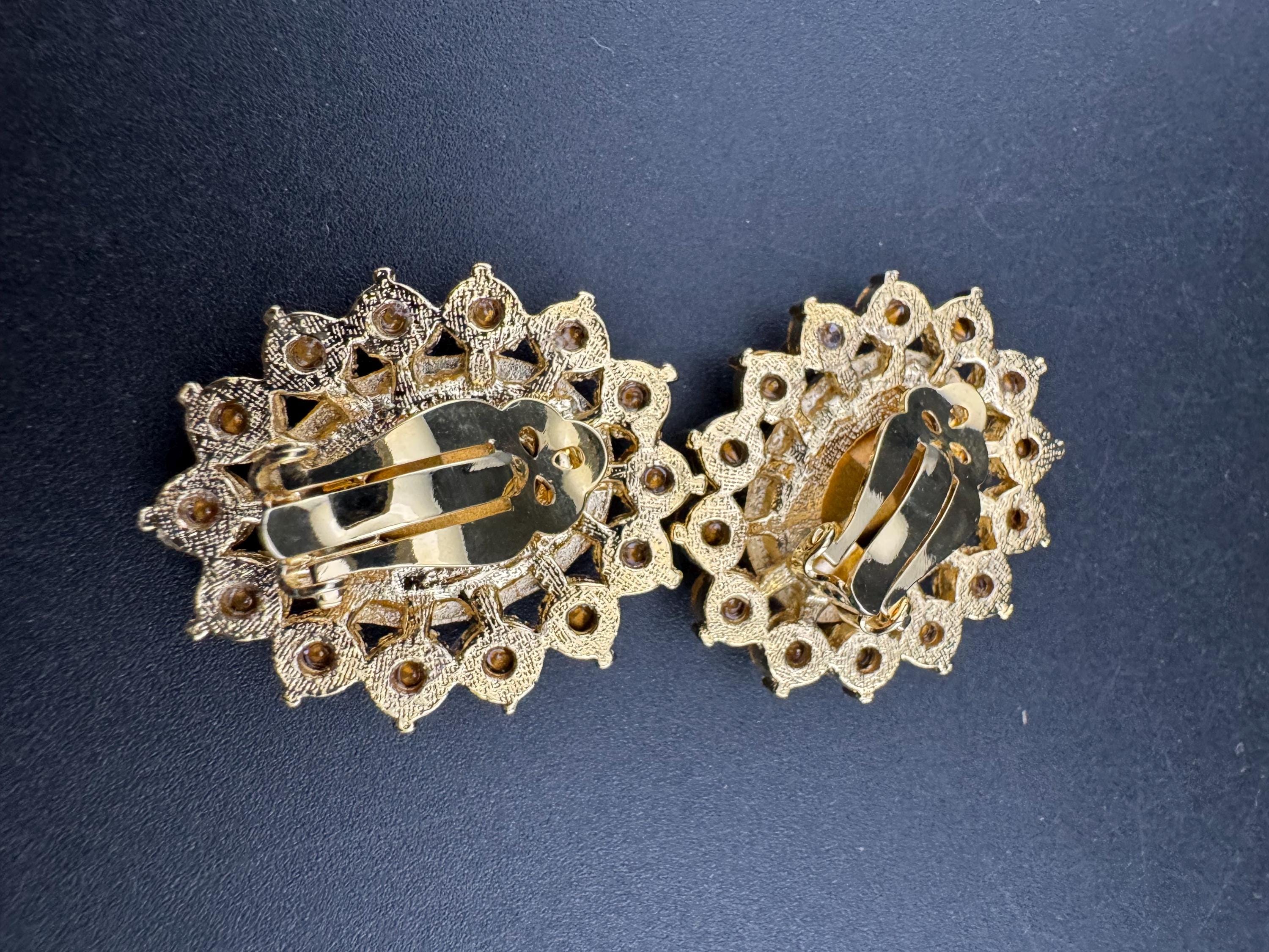 Emerald Green oval Crystal Earrings: Swarovski, Gold Tone, 1980s Stock