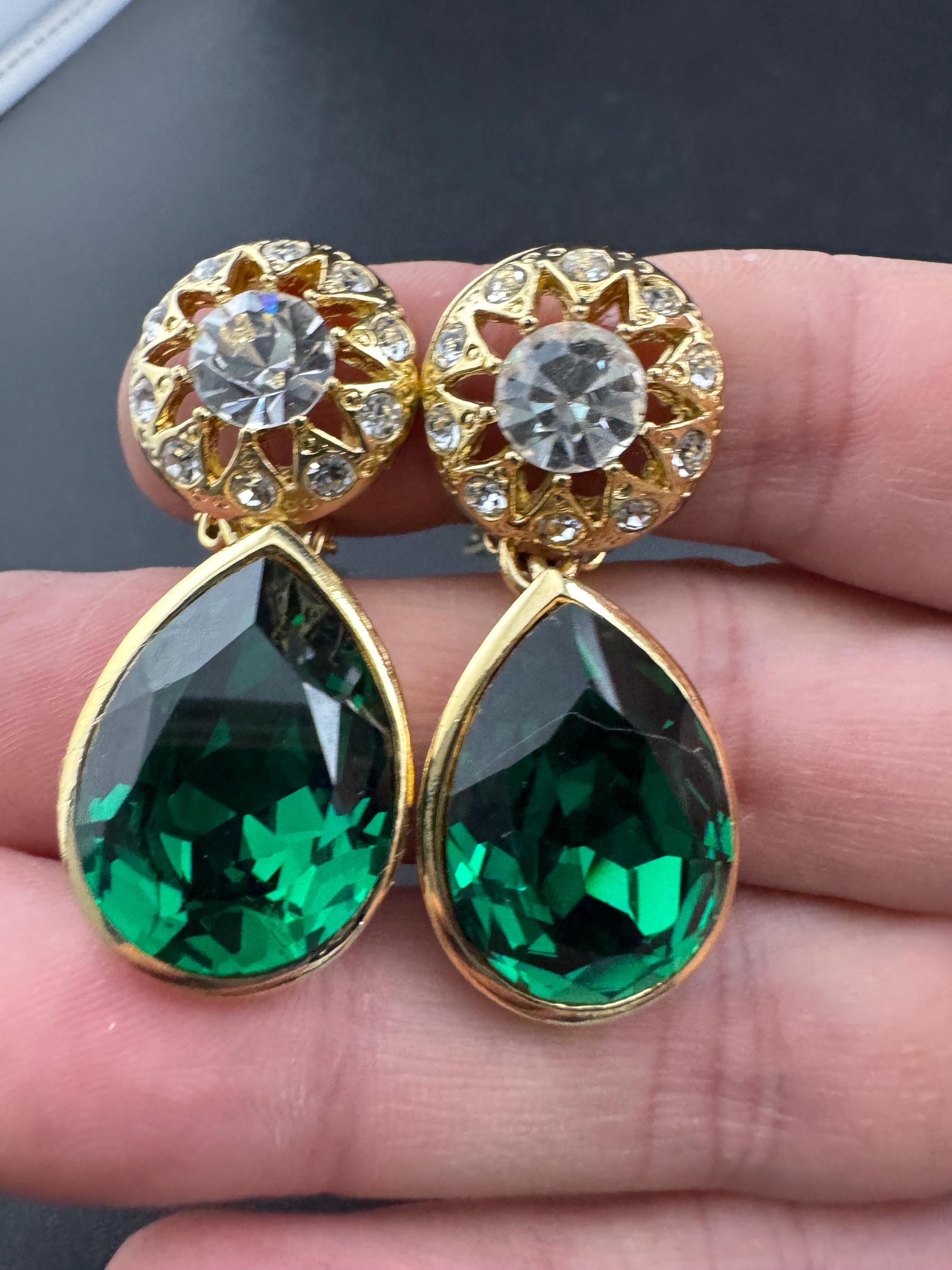 Emerald Green teardrop Crystal clip on dangly Earrings: Swarovski, Gold Tone, 1980s Stock