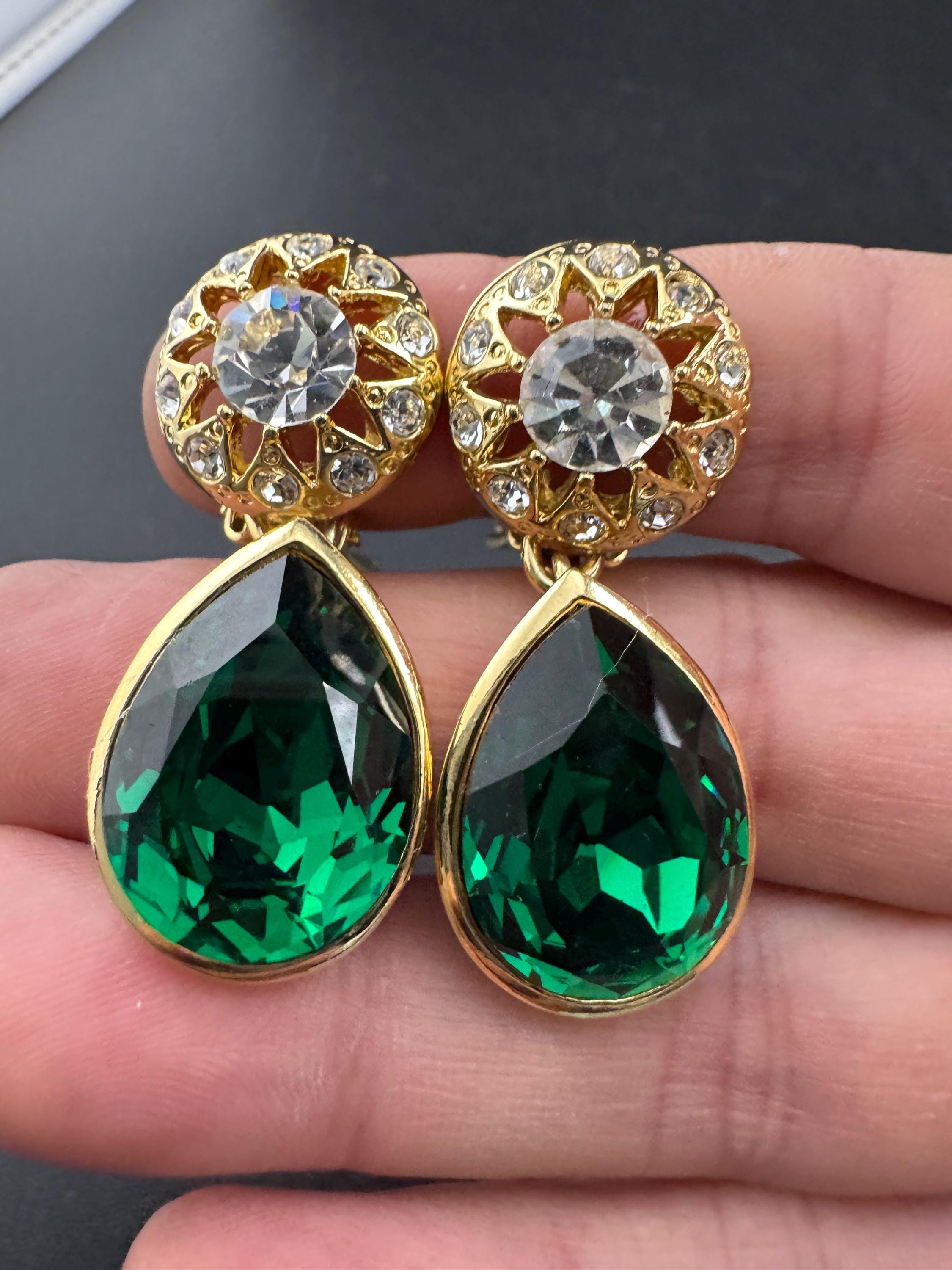Emerald Green teardrop Crystal clip on dangly Earrings: Swarovski, Gold Tone, 1980s Stock