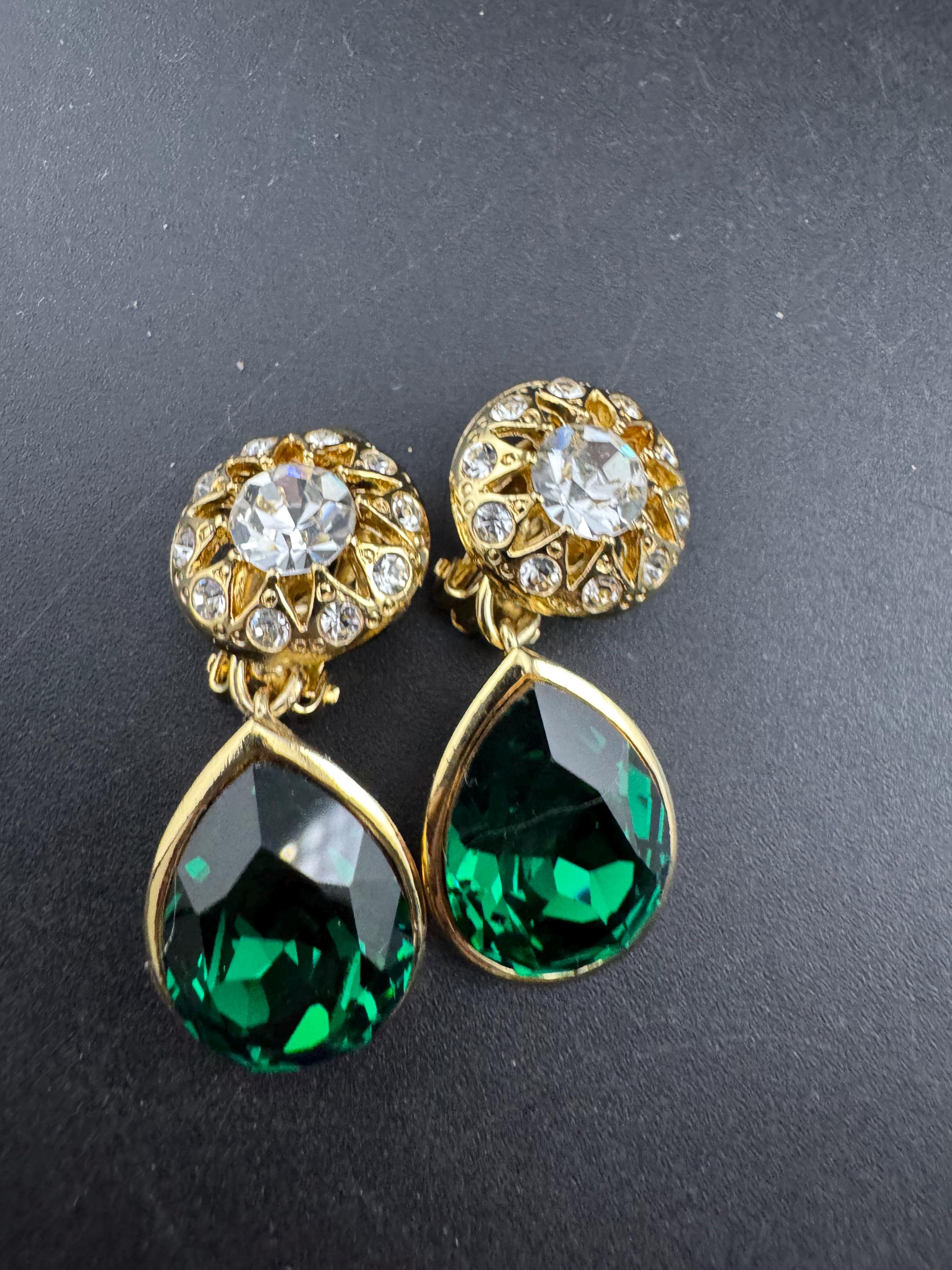 Emerald Green teardrop Crystal clip on dangly Earrings: Swarovski, Gold Tone, 1980s Stock
