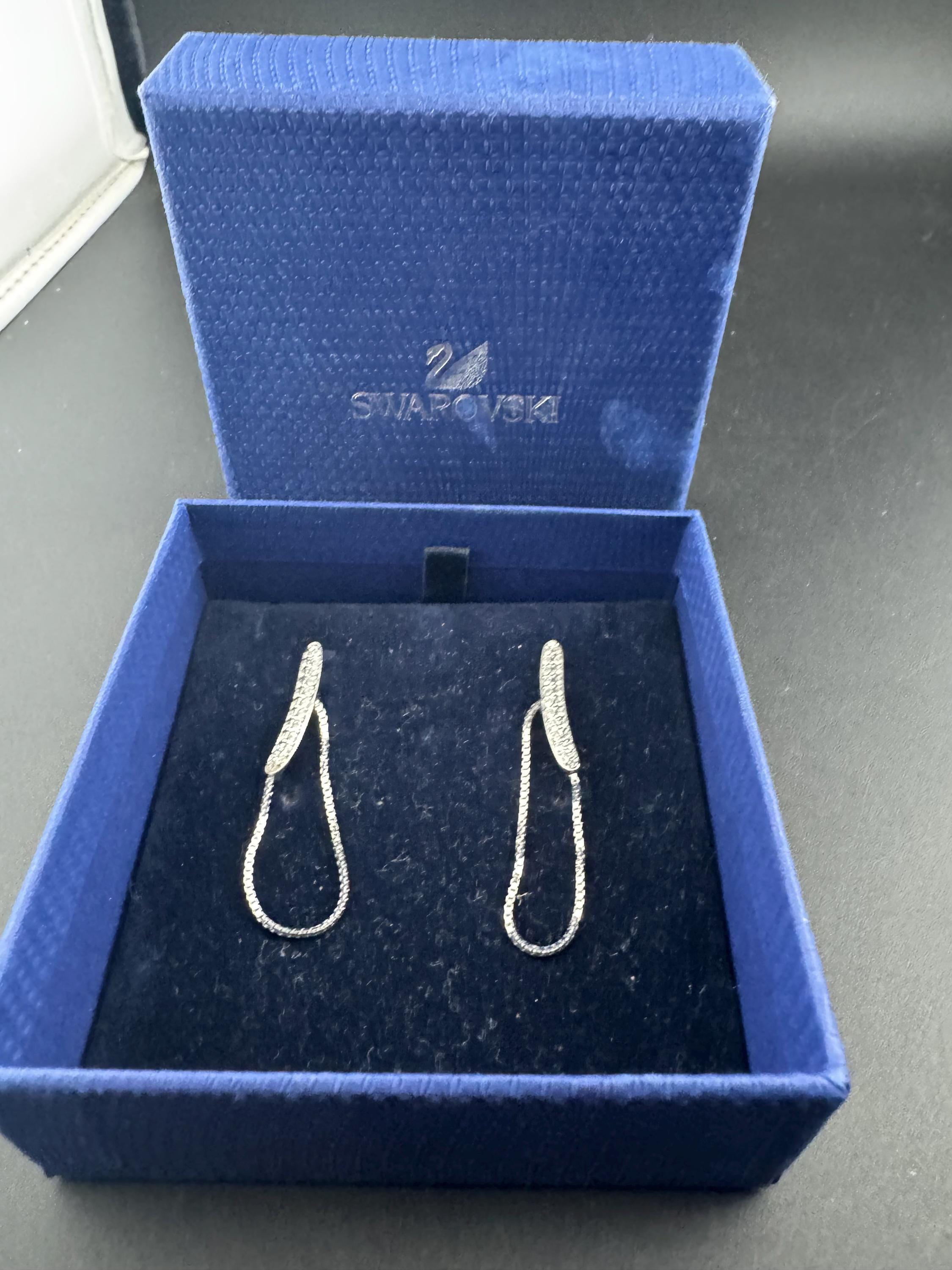 Signed swan Swarovski crystal silver chain link dangly drop earrings