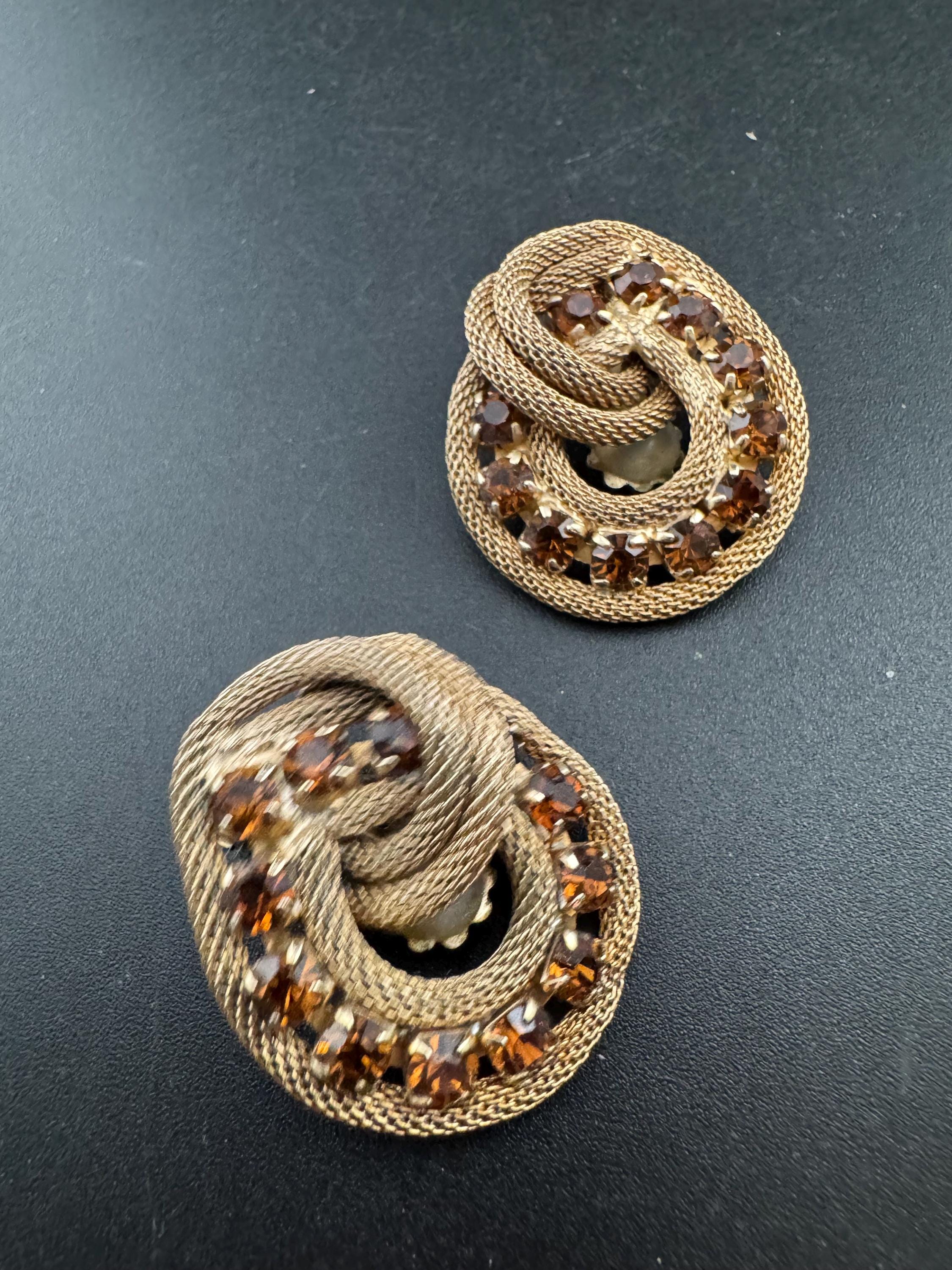 Vintage 1960s brown cognac glass gold tone round mesh clip On Earrings