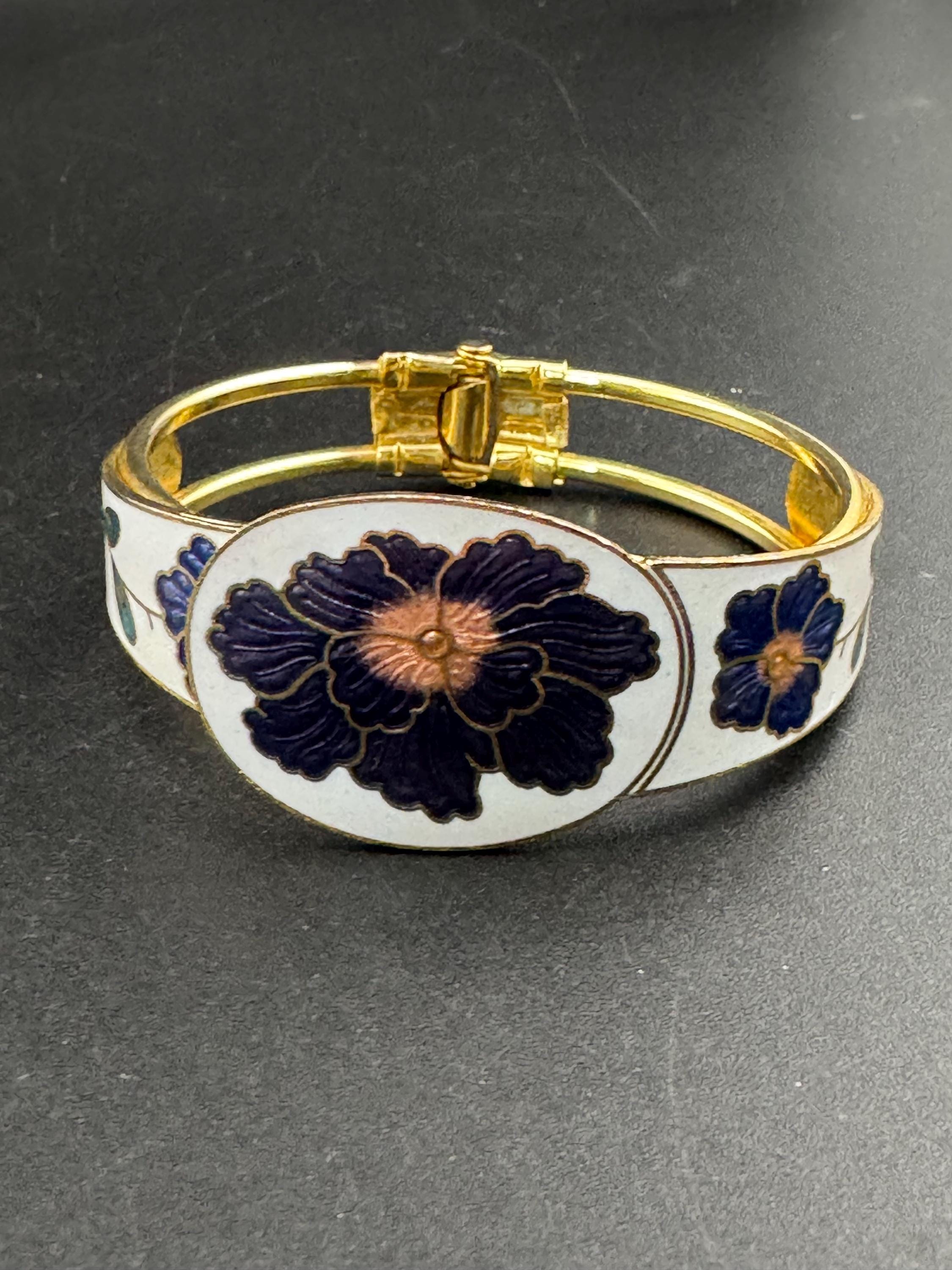 Vintage white blue enamel cloisonne clamper bangle: floral design 1980s 1990s