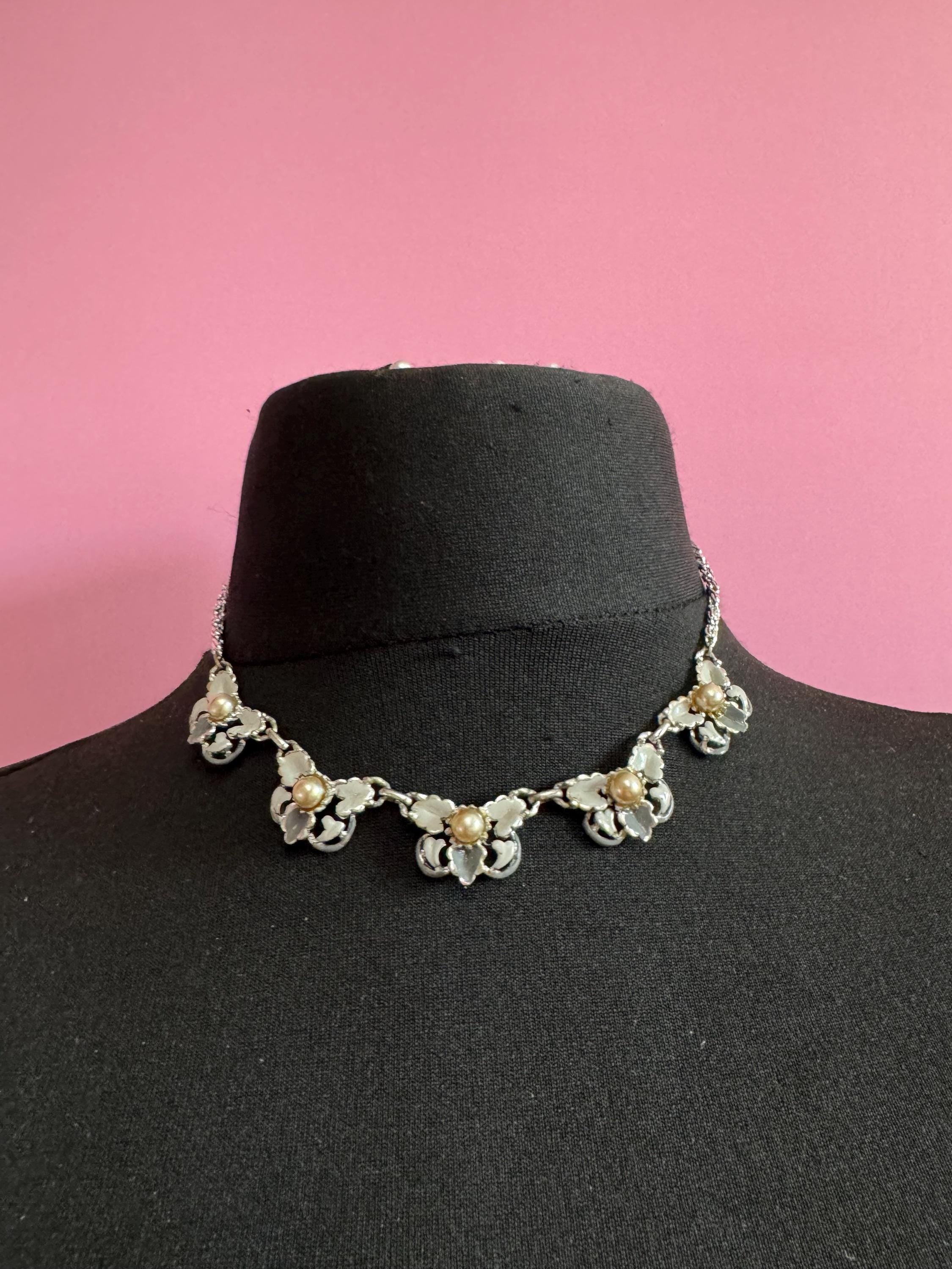 Vintage Hollywood grey enamel & pearl Jewellery Set. Necklace and bracelet silver tone 50s