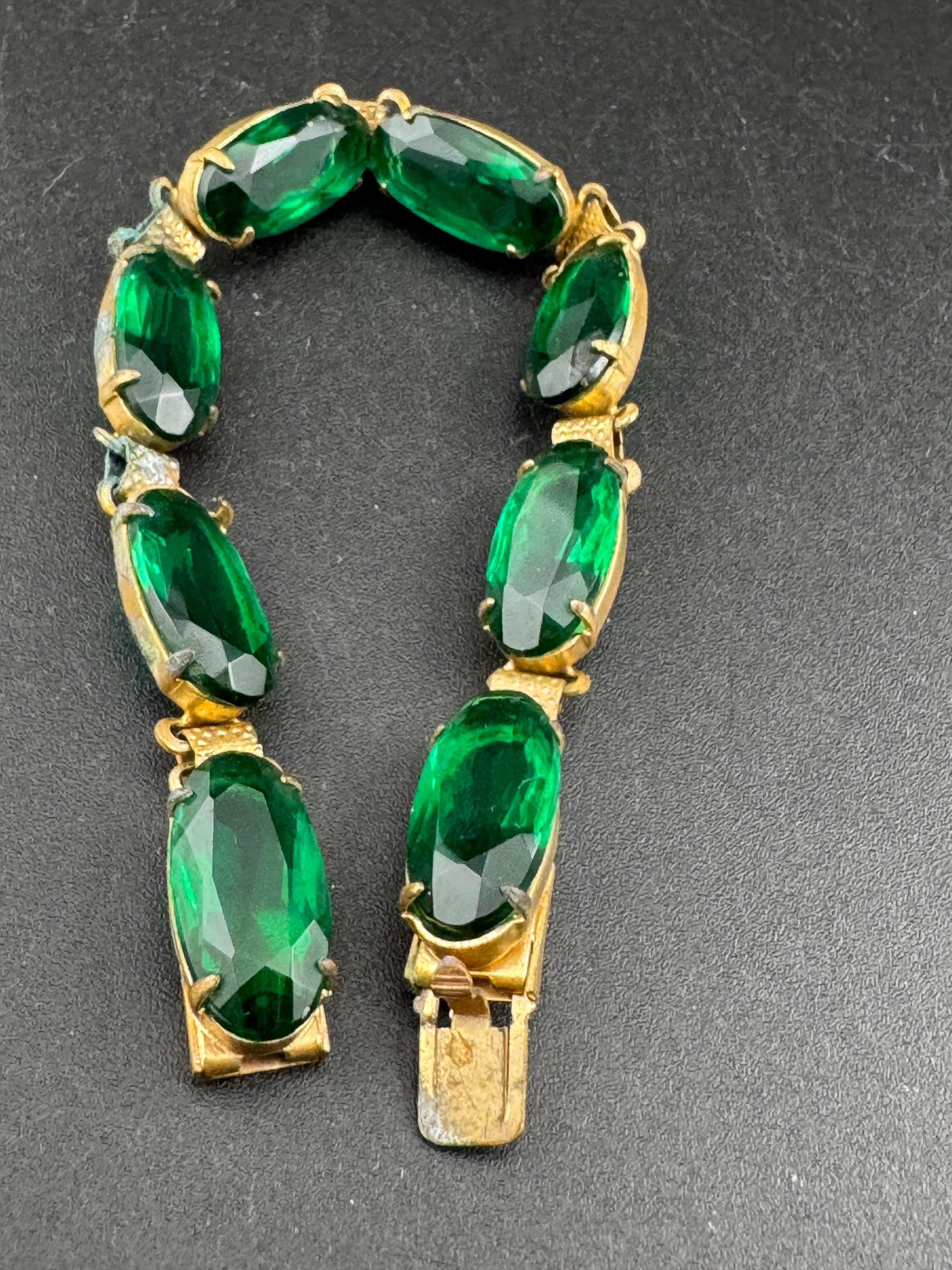 Vintage emerald green glass diamanté rhinestone cocktail bracelet, gold tone