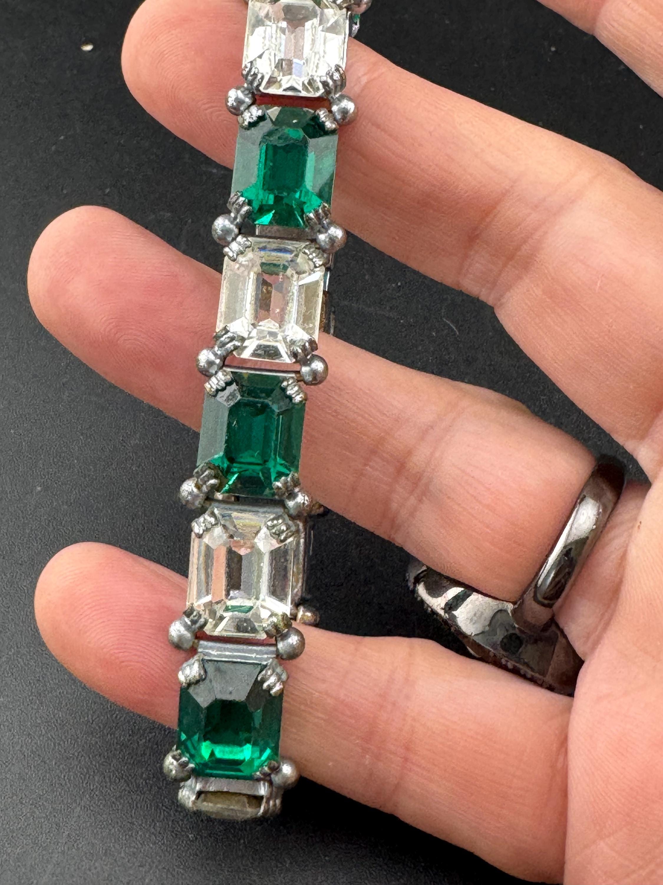 Vintage emerald green glass diamanté rhinestone cocktail bracelet, silver tone