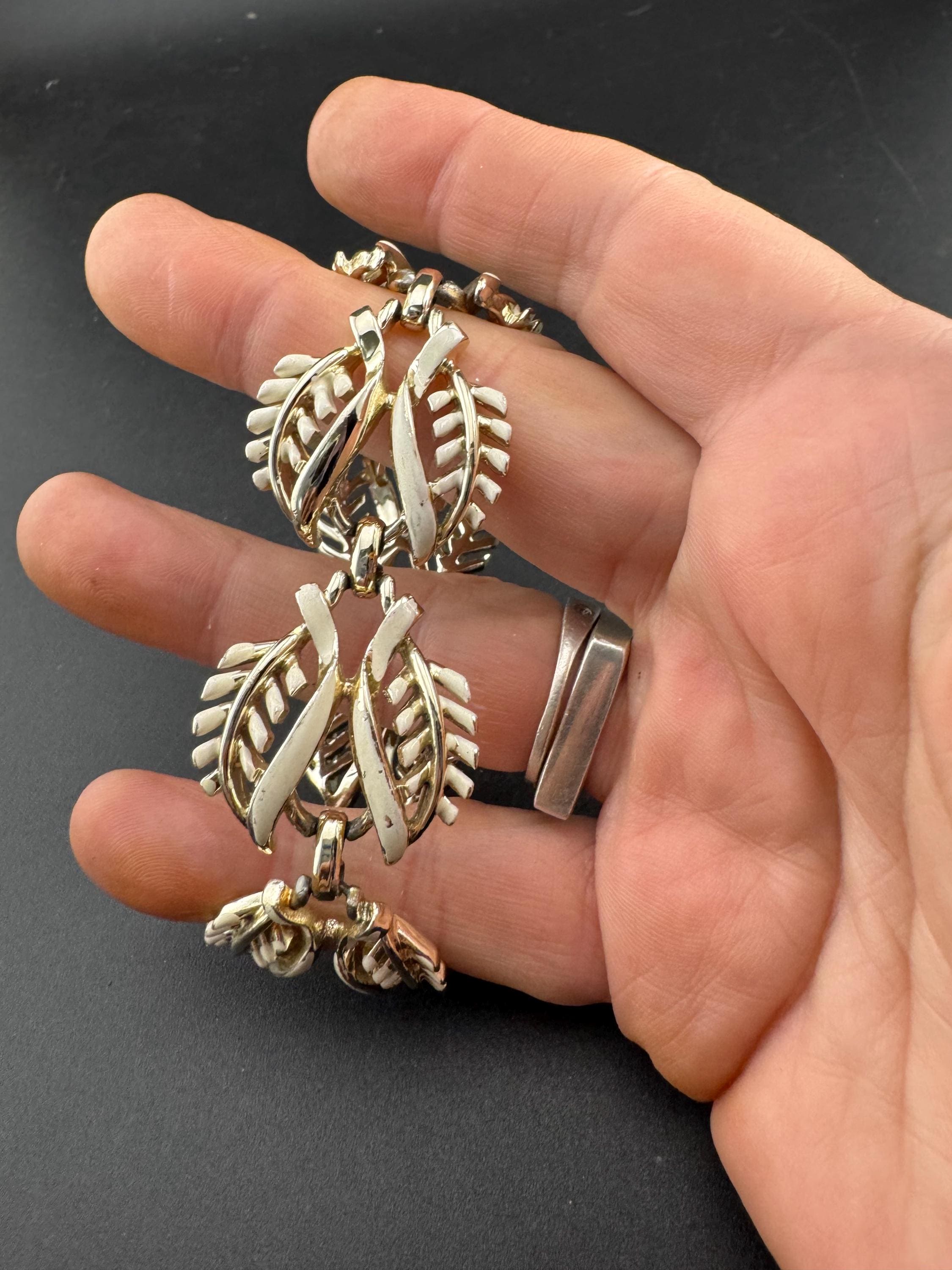 Signed Jewelcraft cream enamel Bracelet: Vintage light Gold Tone