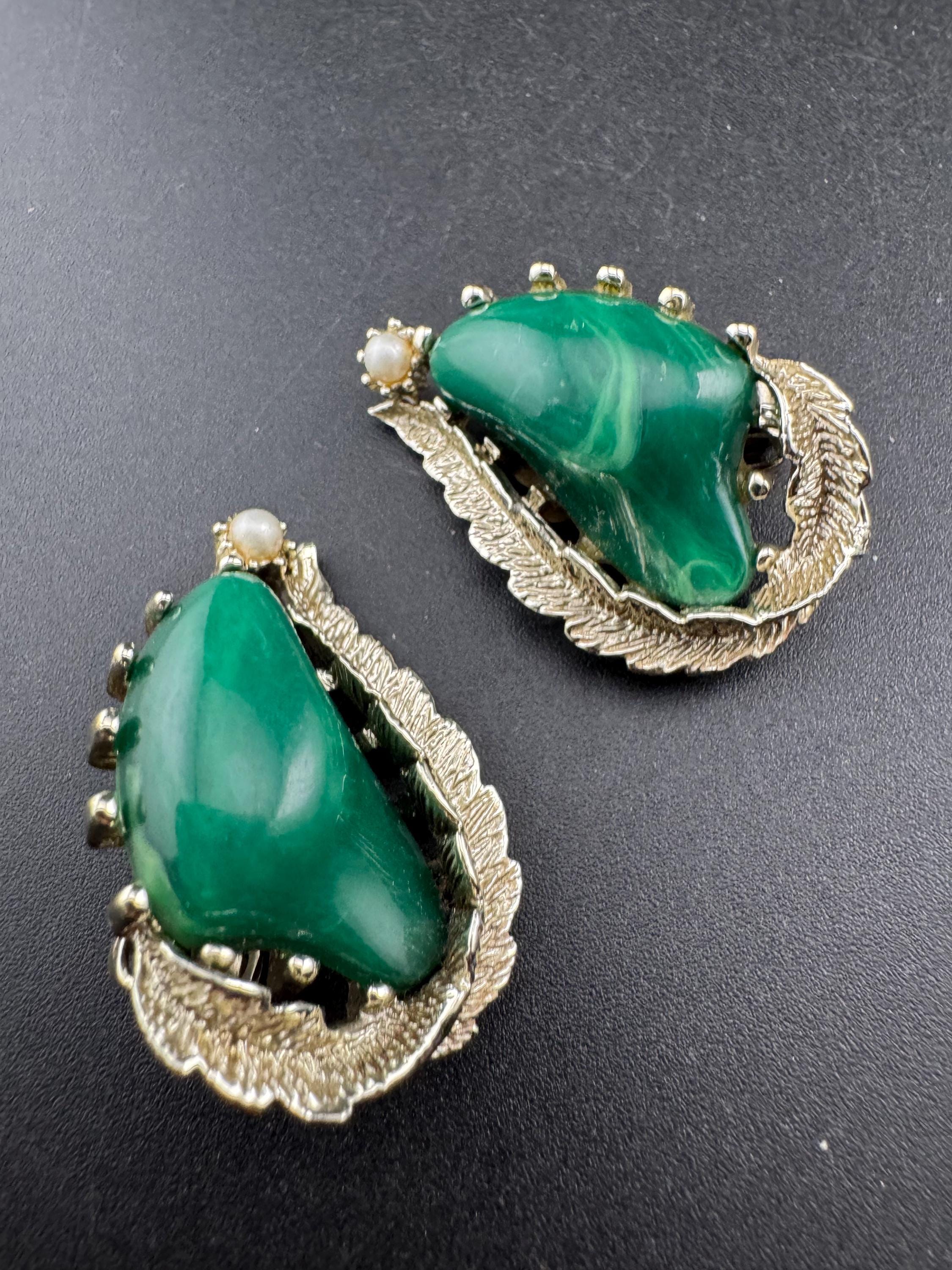 Vintage 1950s green lucite plastic Clip On Earrings with seed pearl