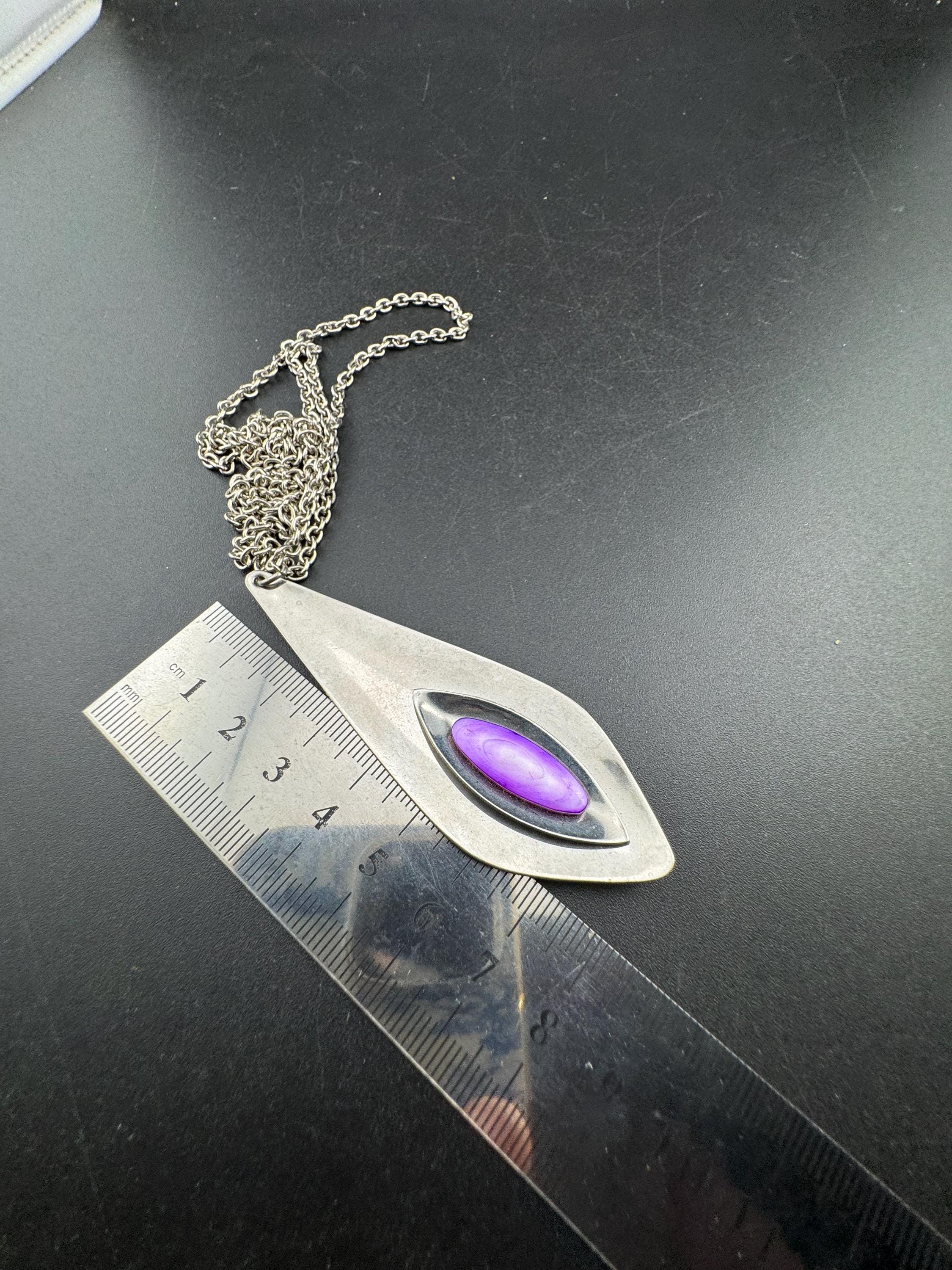 Signed stainless steel purple shell cabochon pendant necklace, Vintage 1970s
