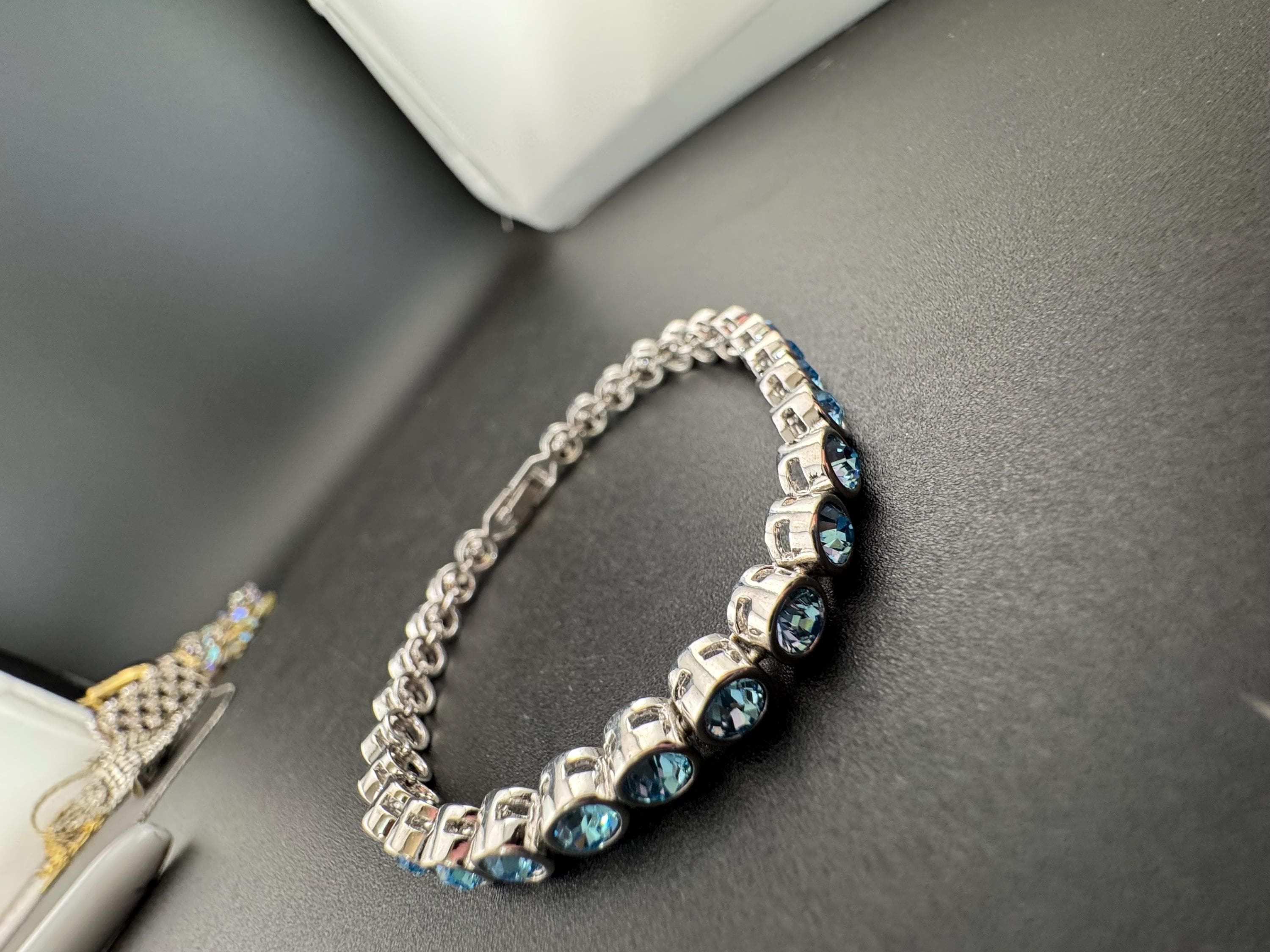 Vintage light Sapphire blue diamanté Crystal tennis bracelet, bezel fitting