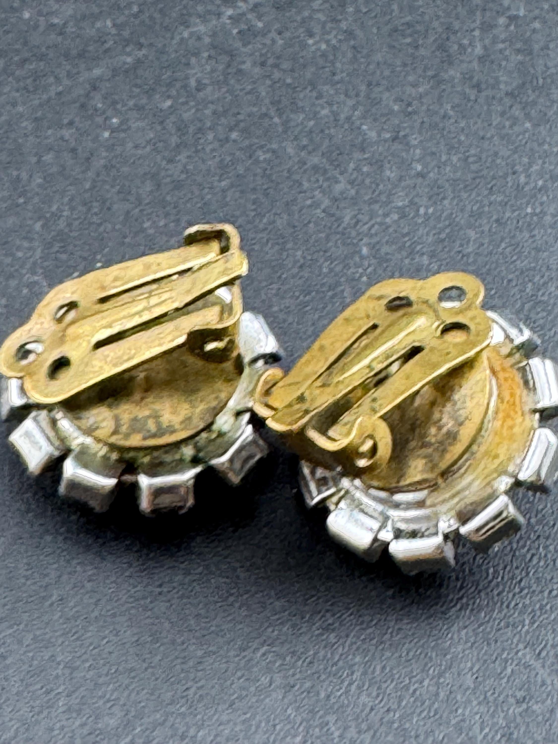 Vintage small round black glass Rhinestone Diamanté Clip On Stud Earrings Mid Century