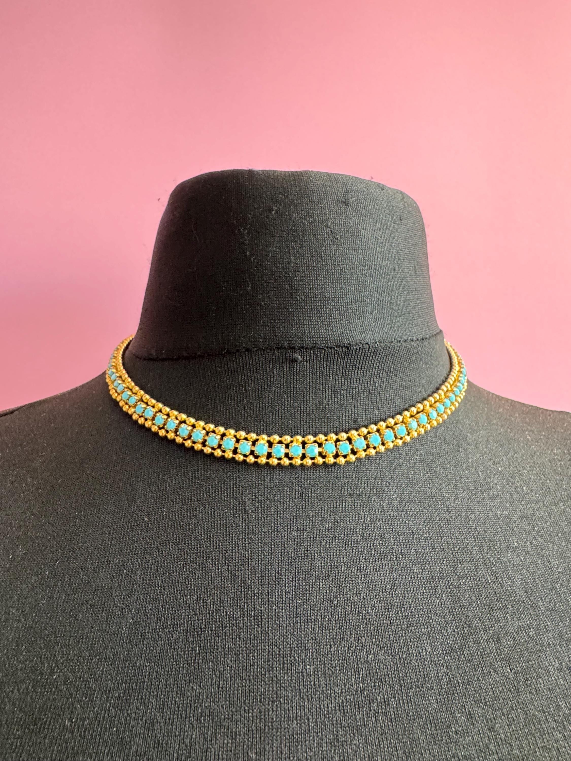 Vintage 1960s gold tone mesh chain choker necklace with turquoise stones
