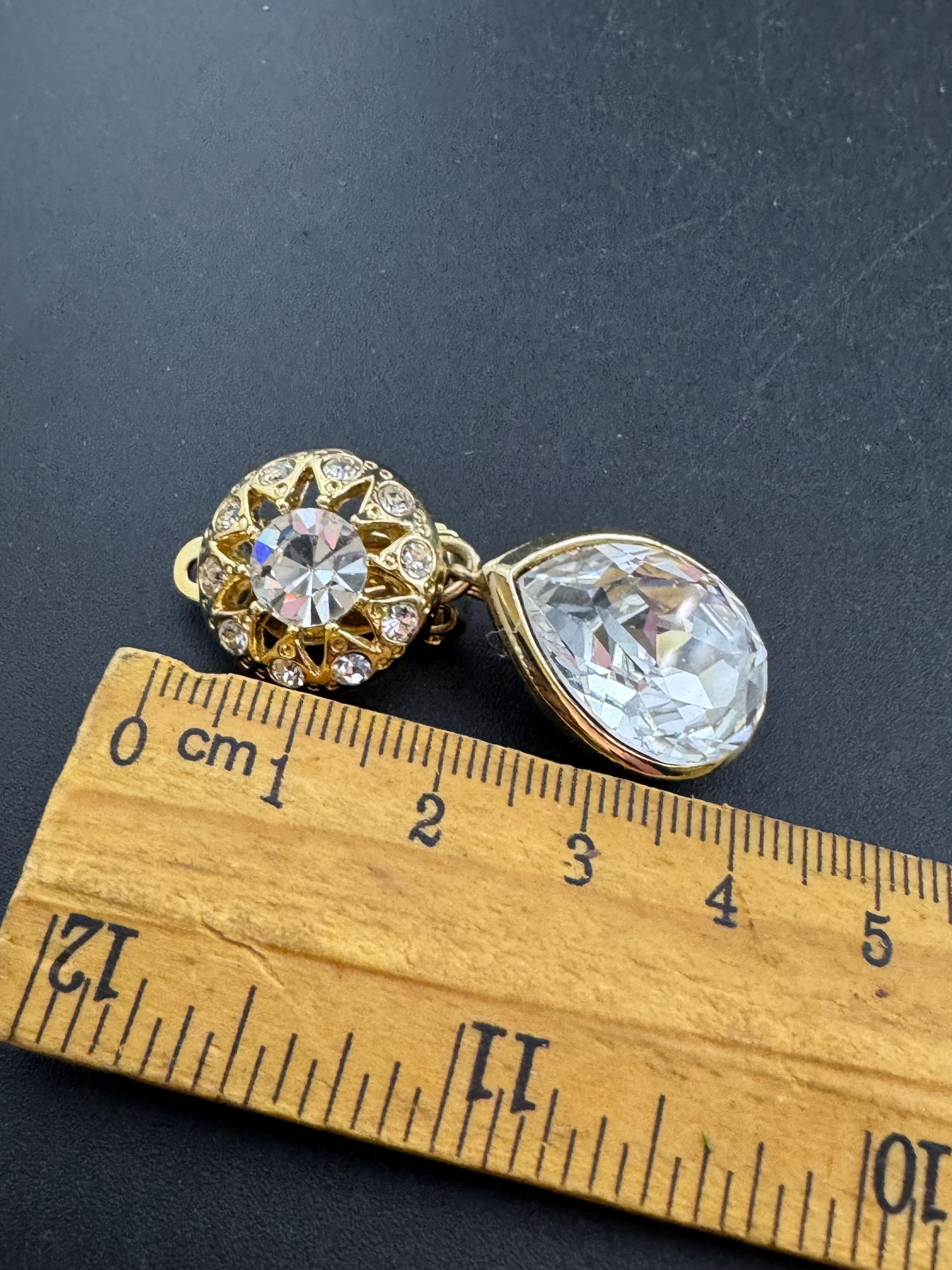 Clear teardrop Crystal clip on dangly Earrings: Swarovski, Gold Tone, 1980s Stock