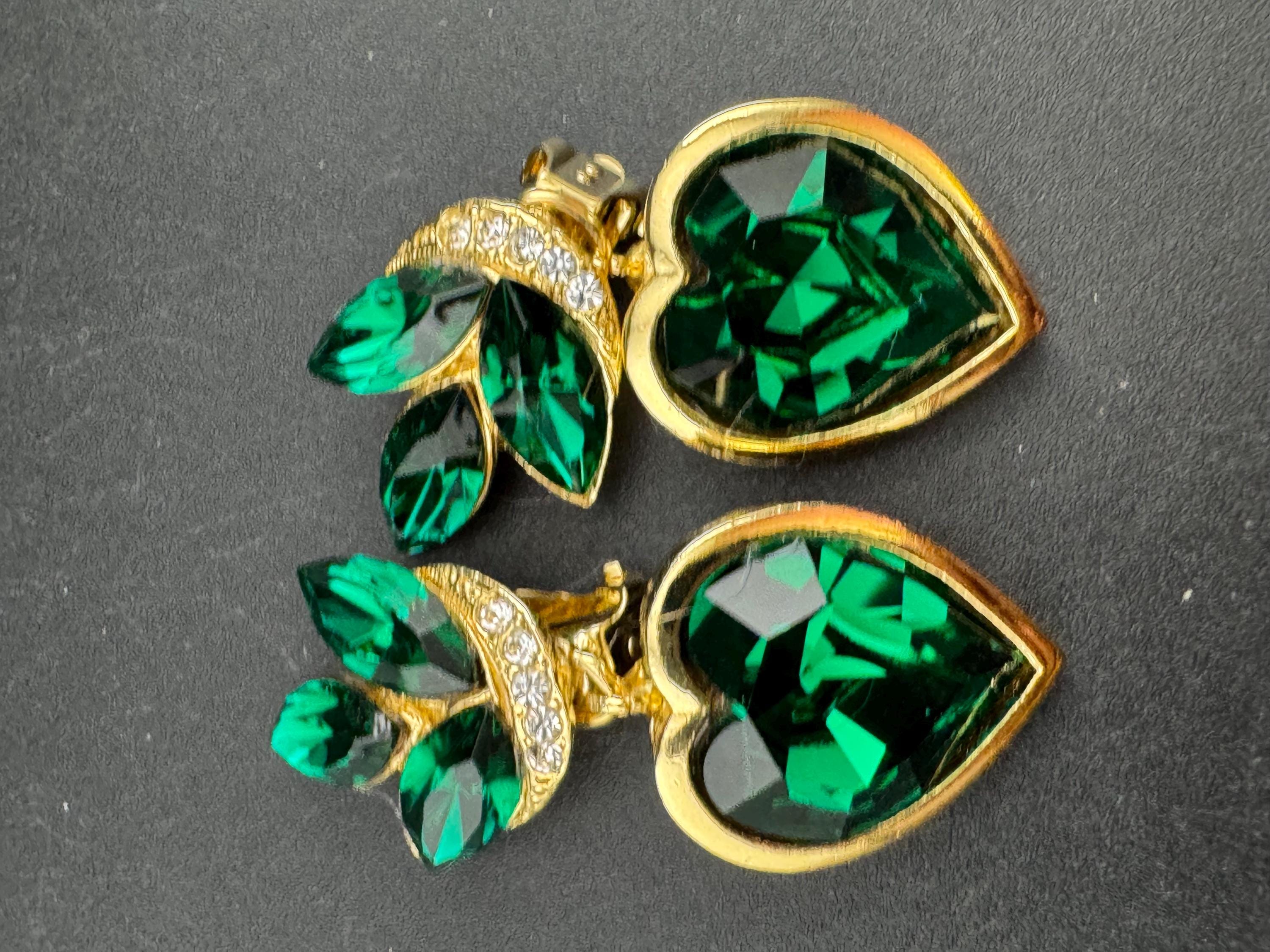 vintage emerald green Swarovski crystal love heart earrings, gold tone 1980s