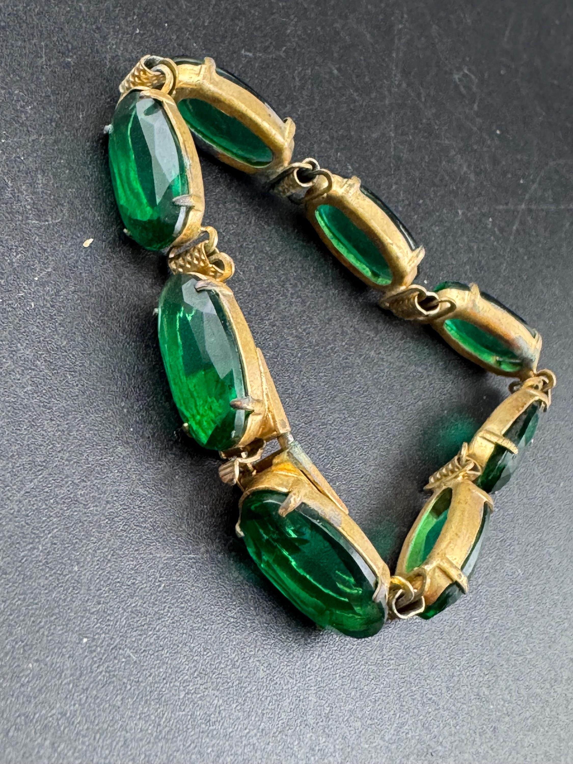 Vintage emerald green glass diamanté rhinestone cocktail bracelet, gold tone