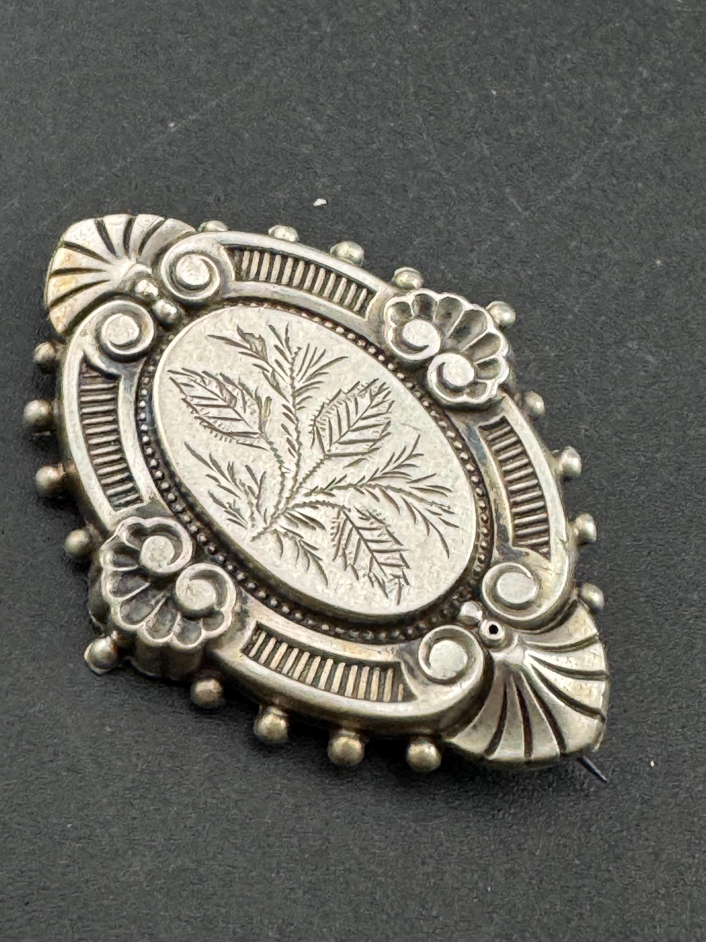 Victorian white metal oval etched mourning brooch, aesthetic period