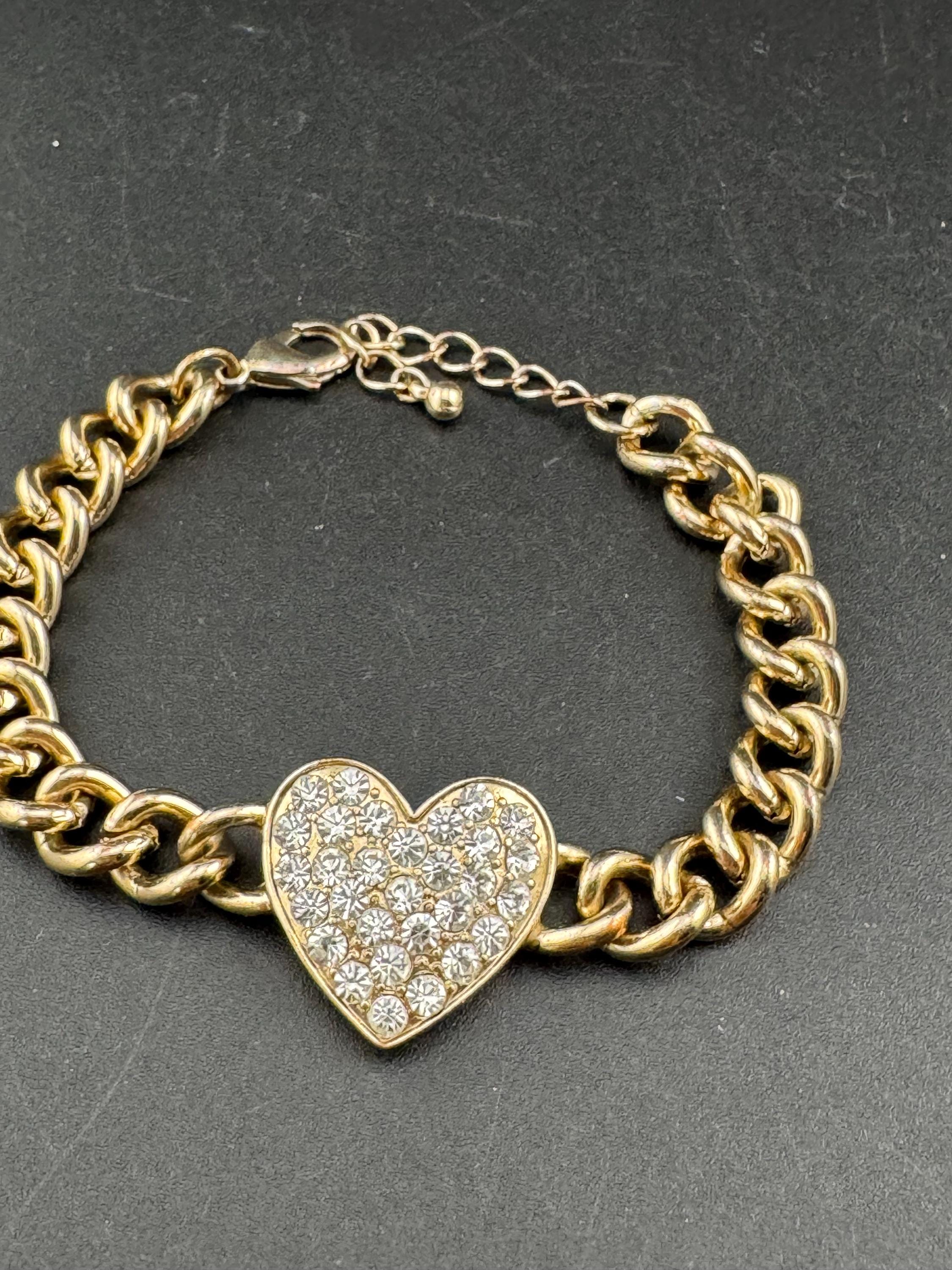 Retro diamanté love heart Bracelet , gold tone