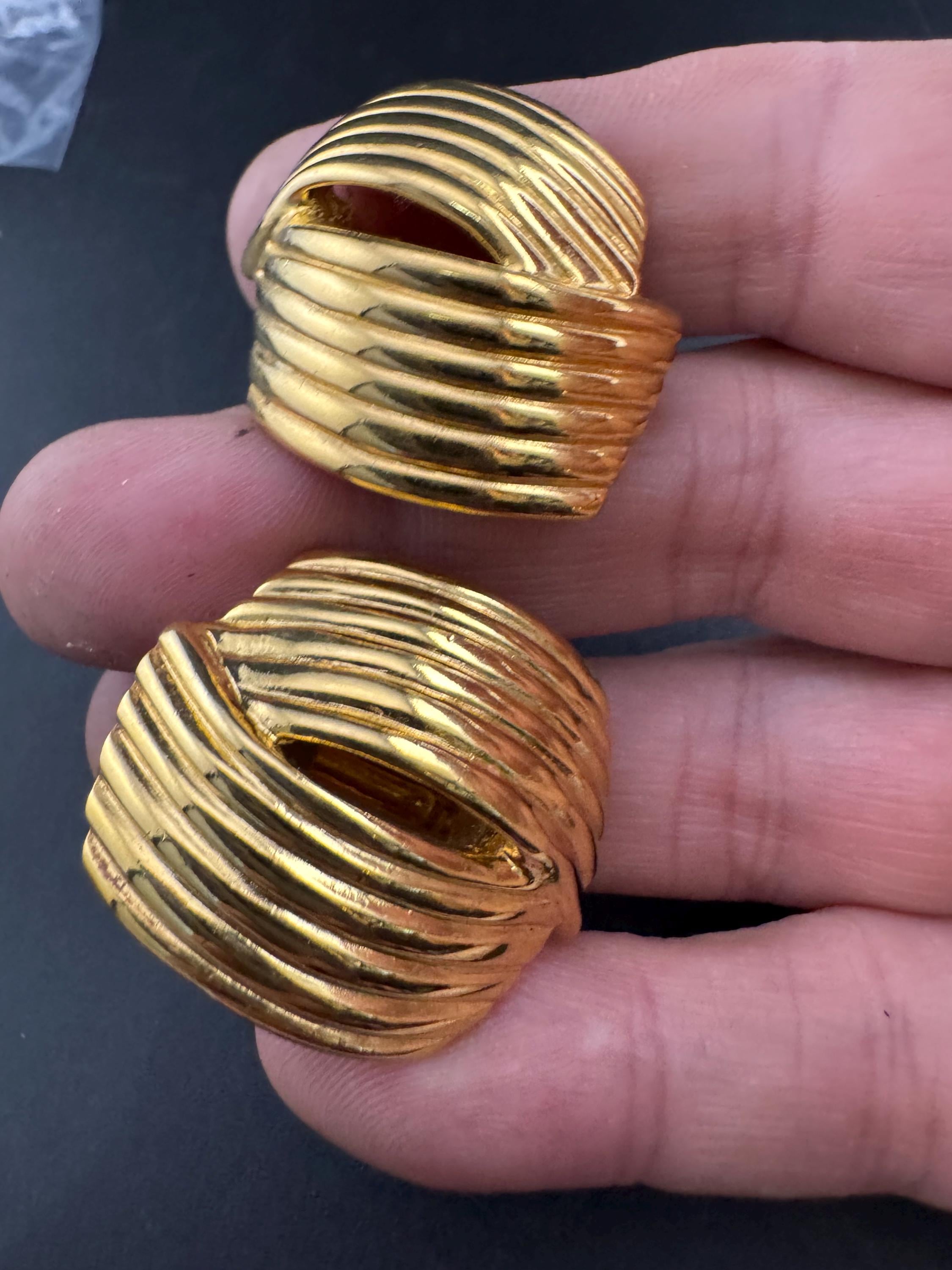 Joan rivers oversized gold plated clip on earrings