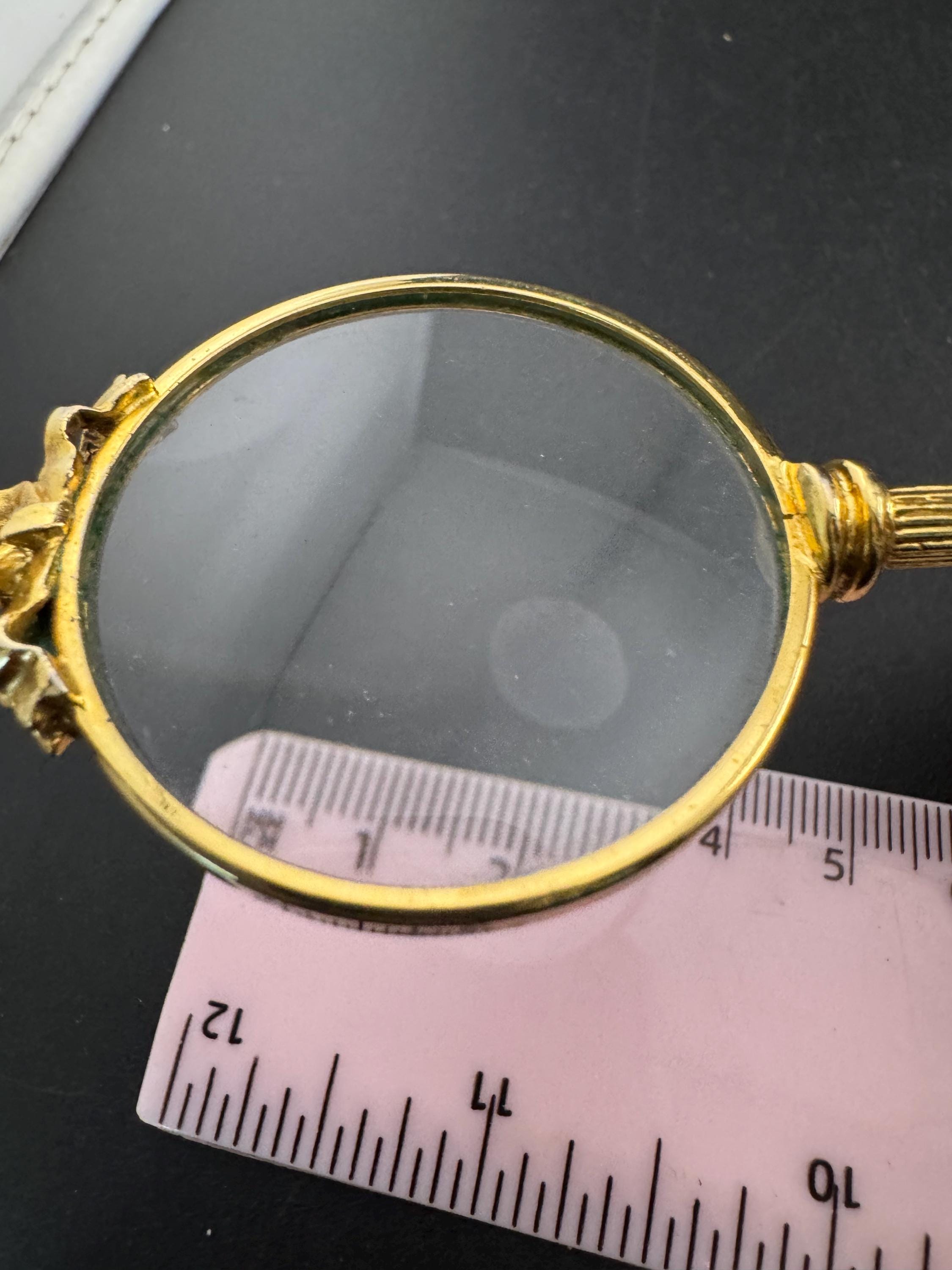 Signed Joan rivers ribbon top magnifier pendant necklace, gold plated magnifying jewellers loupe