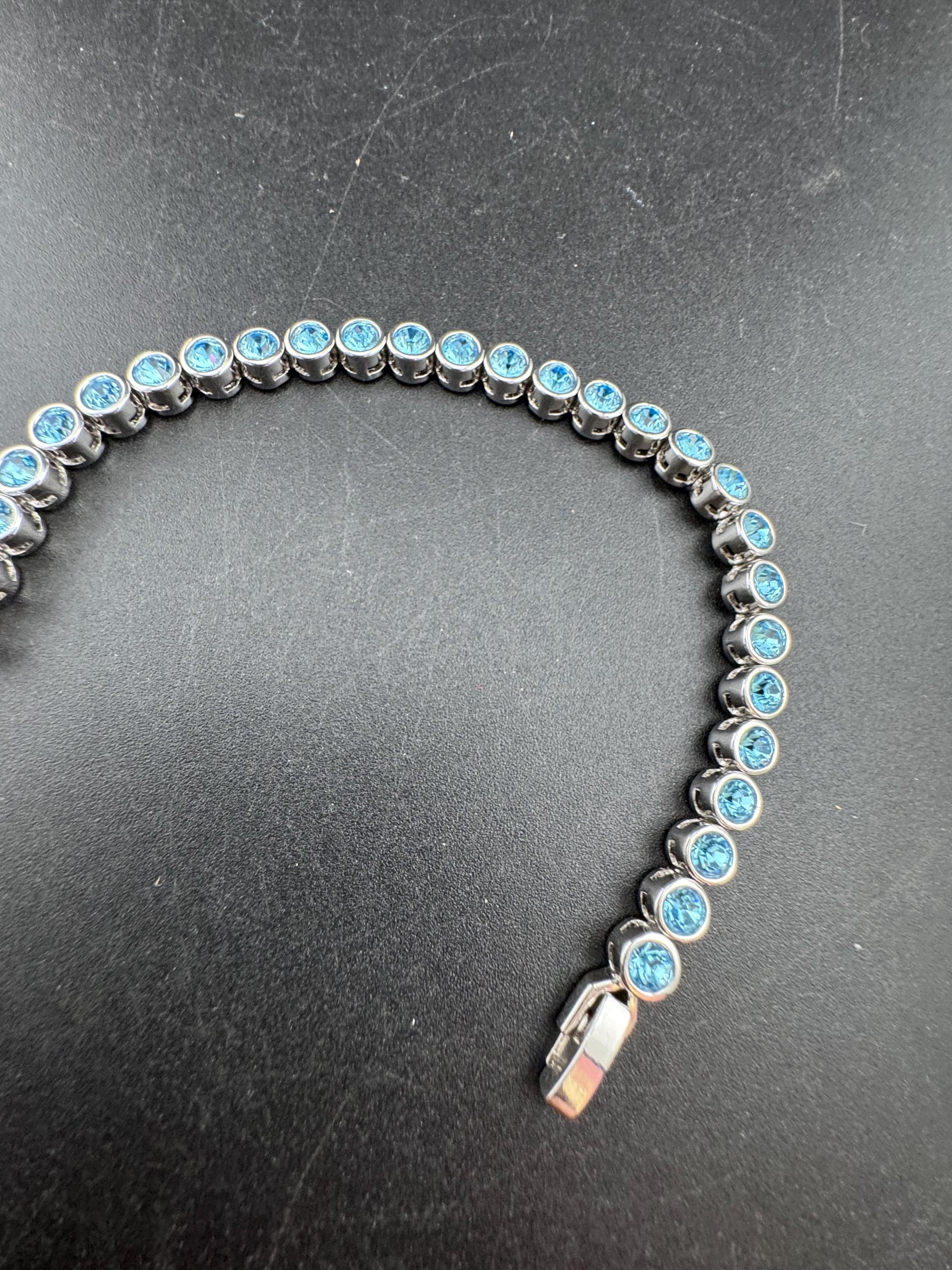 Vintage light Sapphire blue diamanté Crystal tennis bracelet, bezel fitting