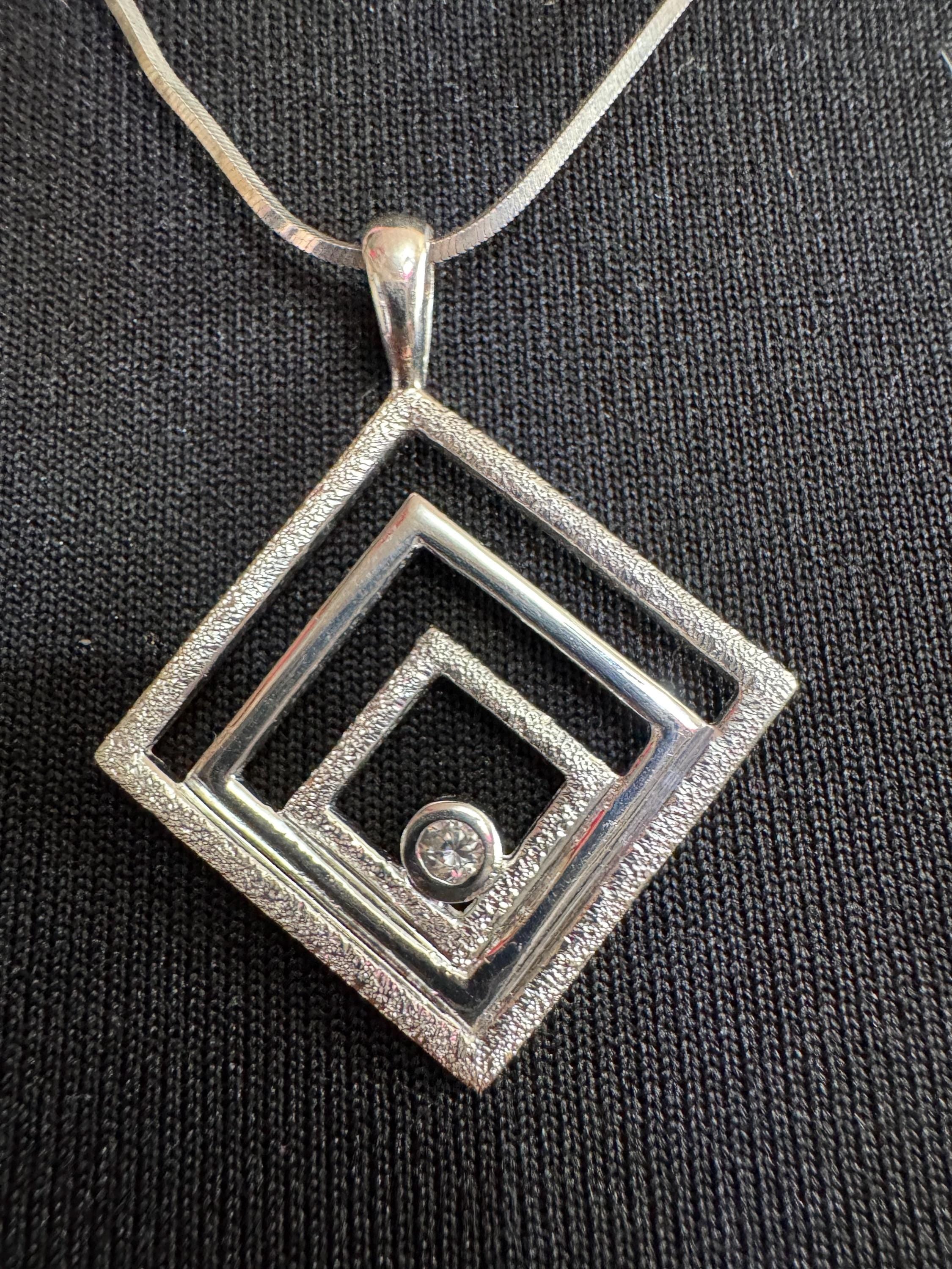 Vintage 925 geometric diamanté Pendant Necklace: modernist Sterling Silver