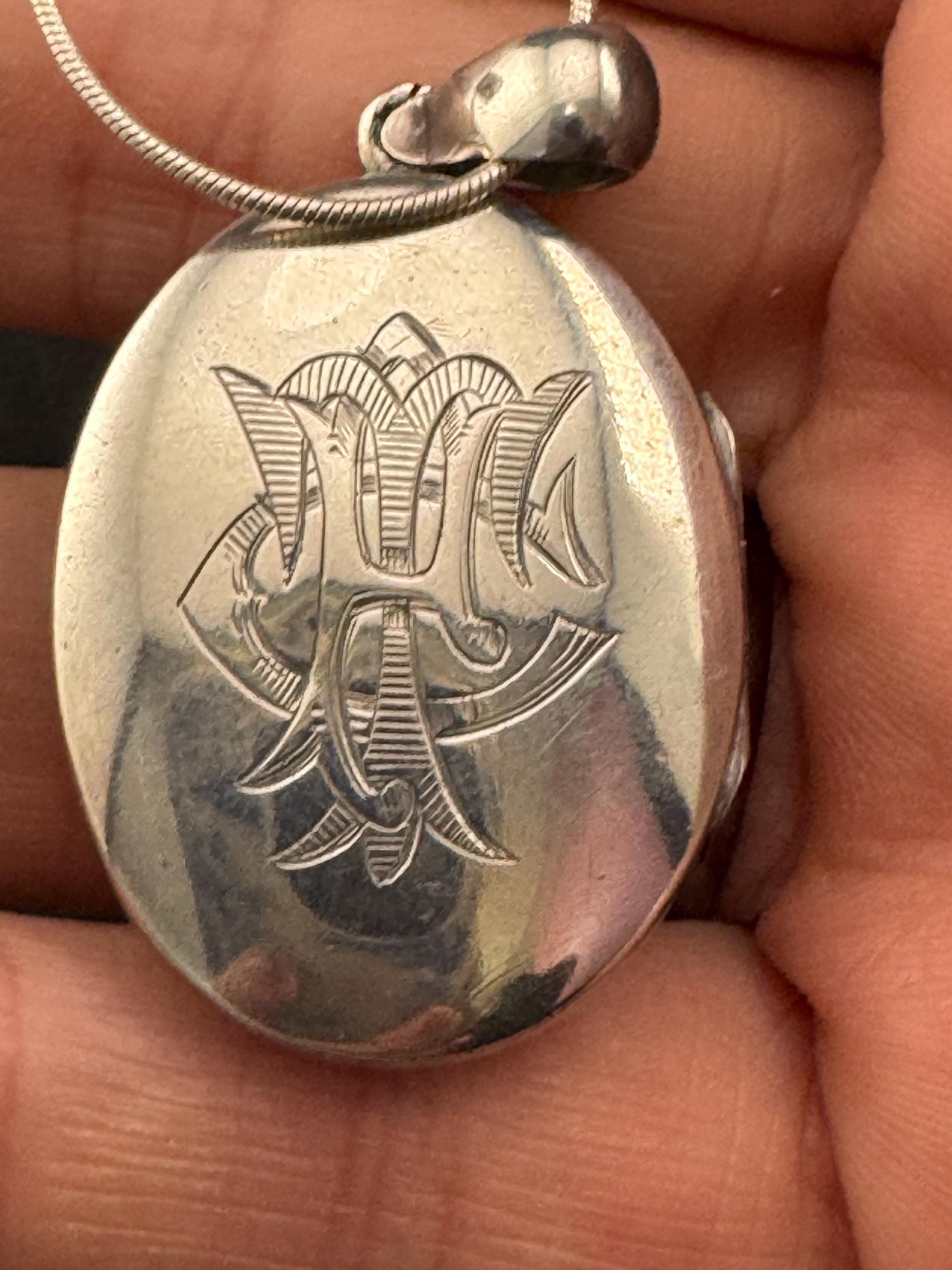 Victorian 1878 oval silver Photo locket , sterling 925 antique