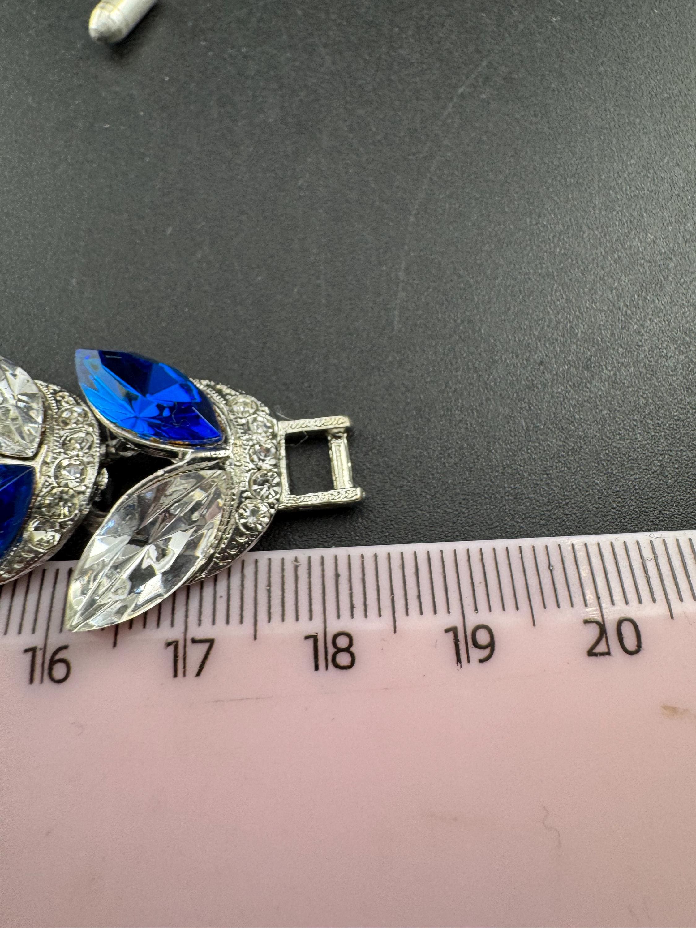 Vintage sapphire BLUE Swarovski crystal jewellery set, stick pin, bracelet and clip on earrings.