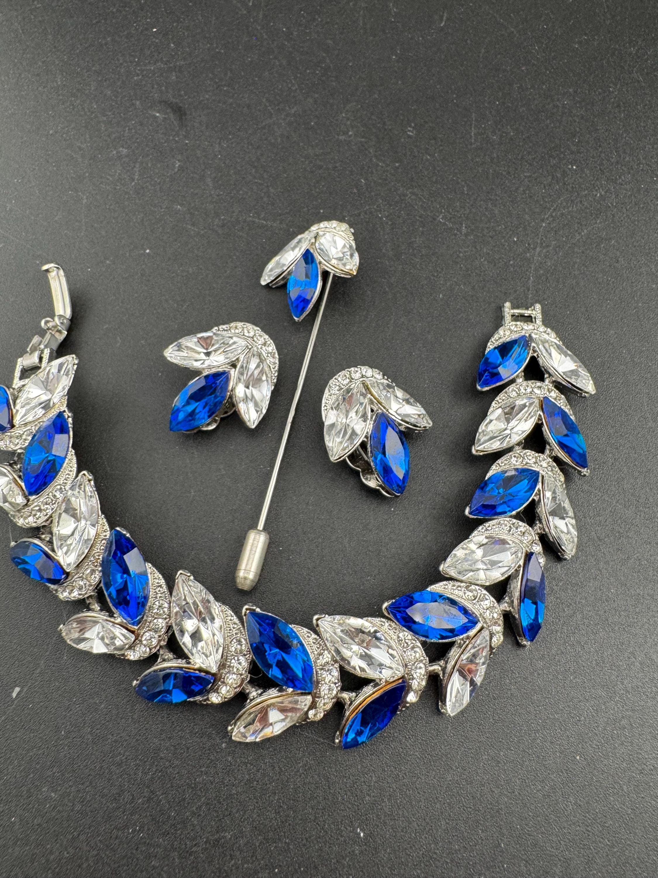 Vintage sapphire BLUE Swarovski crystal jewellery set, stick pin, bracelet and clip on earrings.