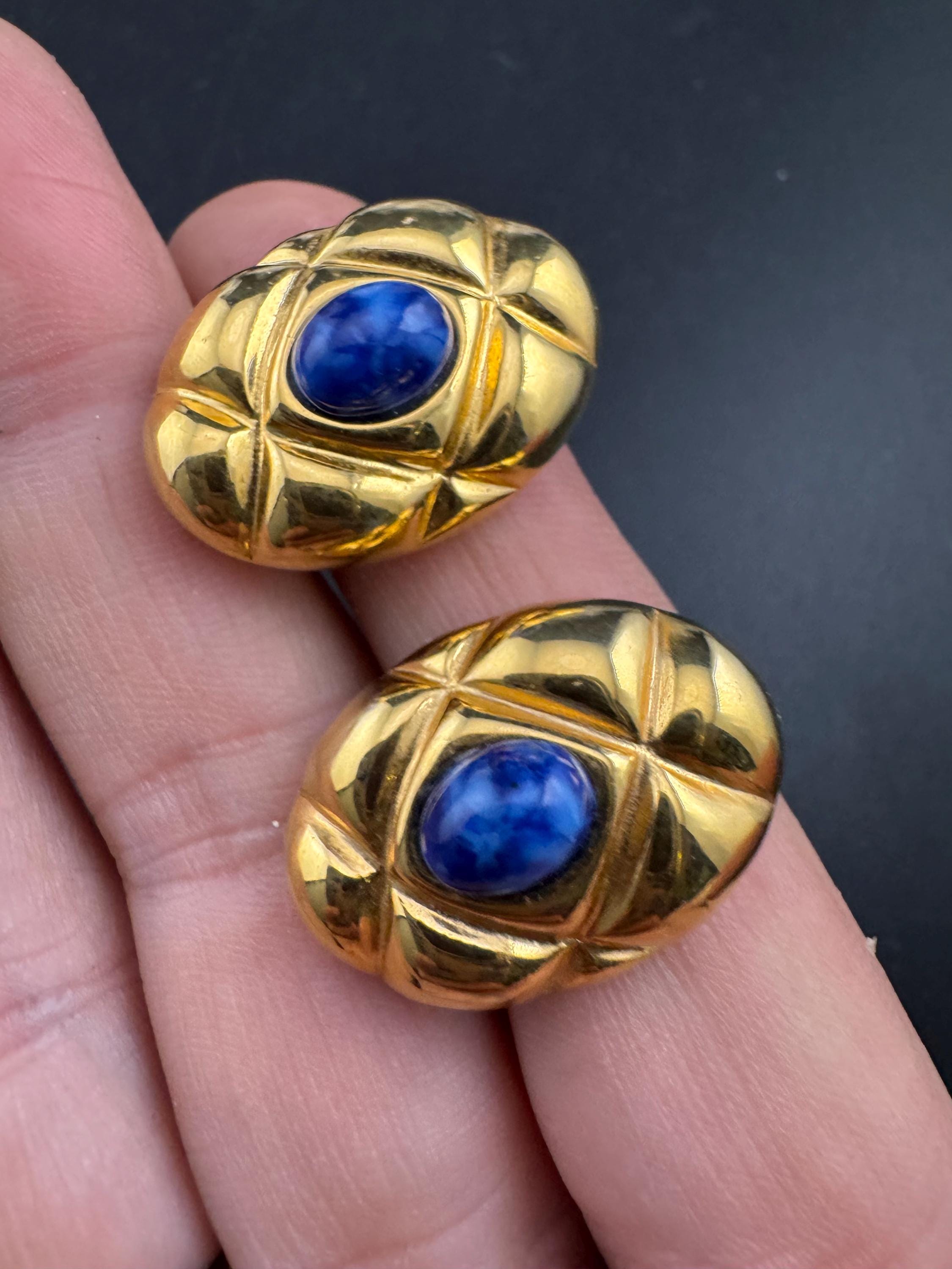 Vintage blue cabochon Clip On Earrings: Sapphire vintage Gripoix style