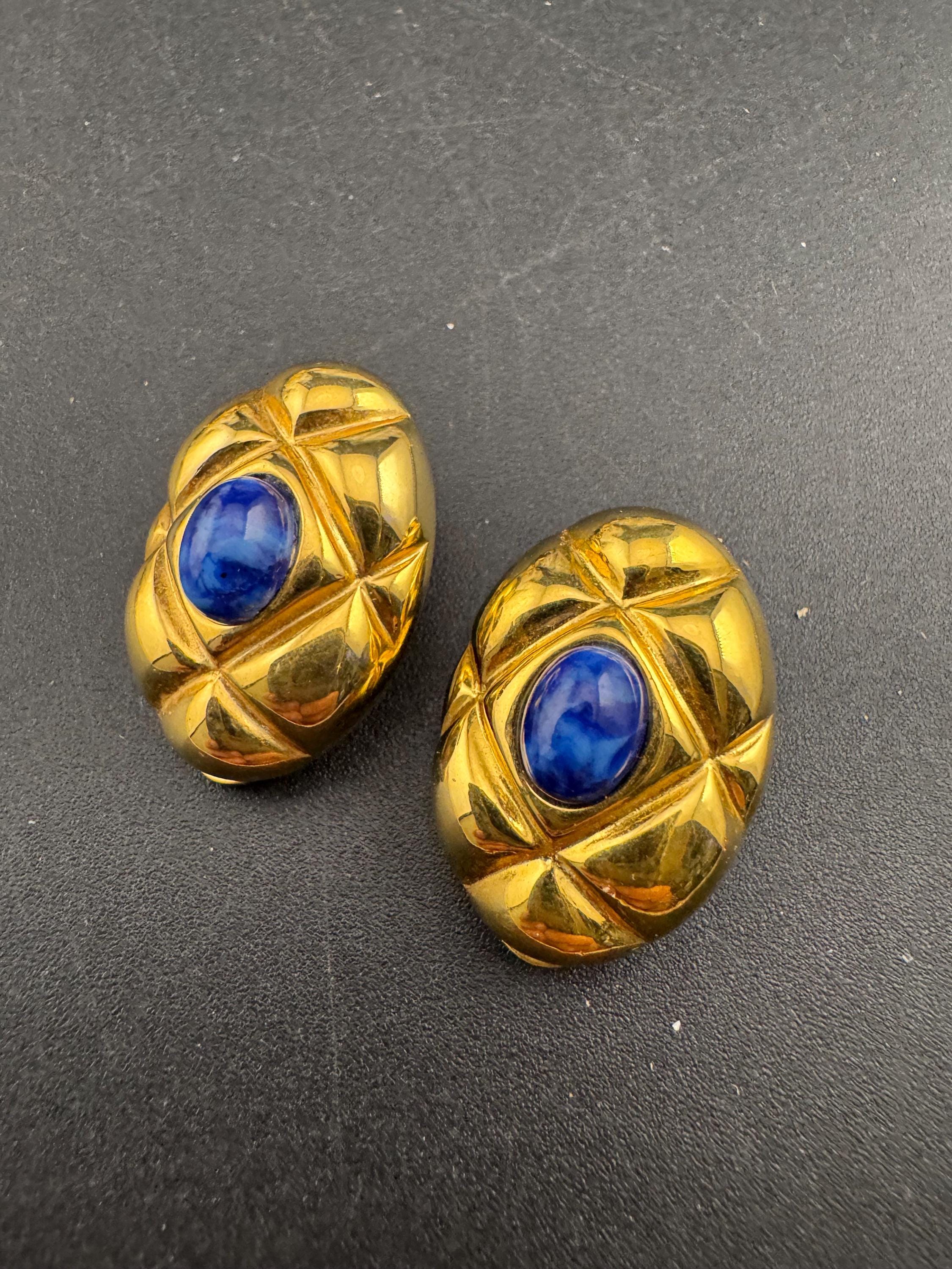 Vintage blue cabochon Clip On Earrings: Sapphire vintage Gripoix style