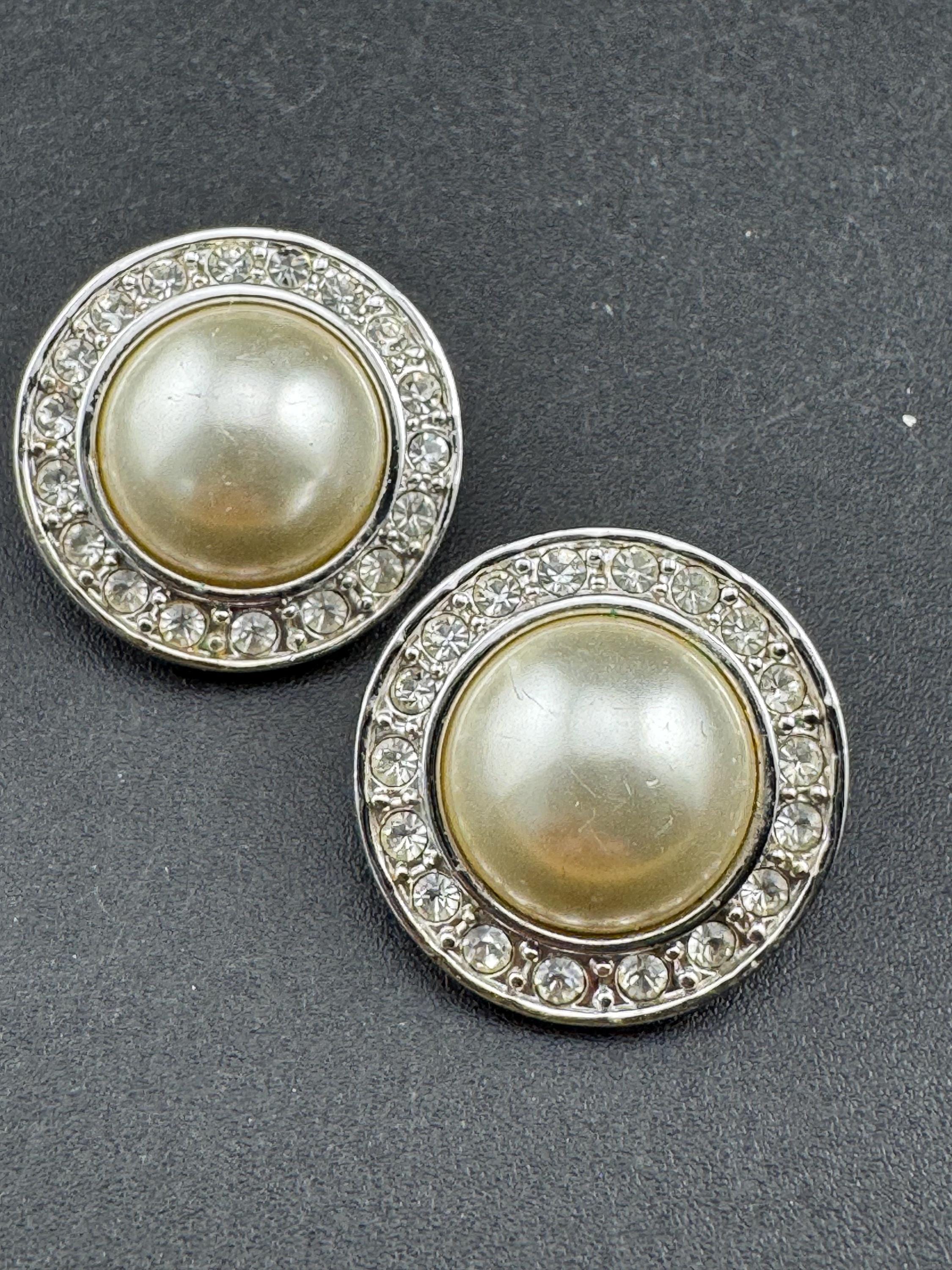 Vintage round Pearl rhinestone diamanté Clip On Stud Earrings, silver tone