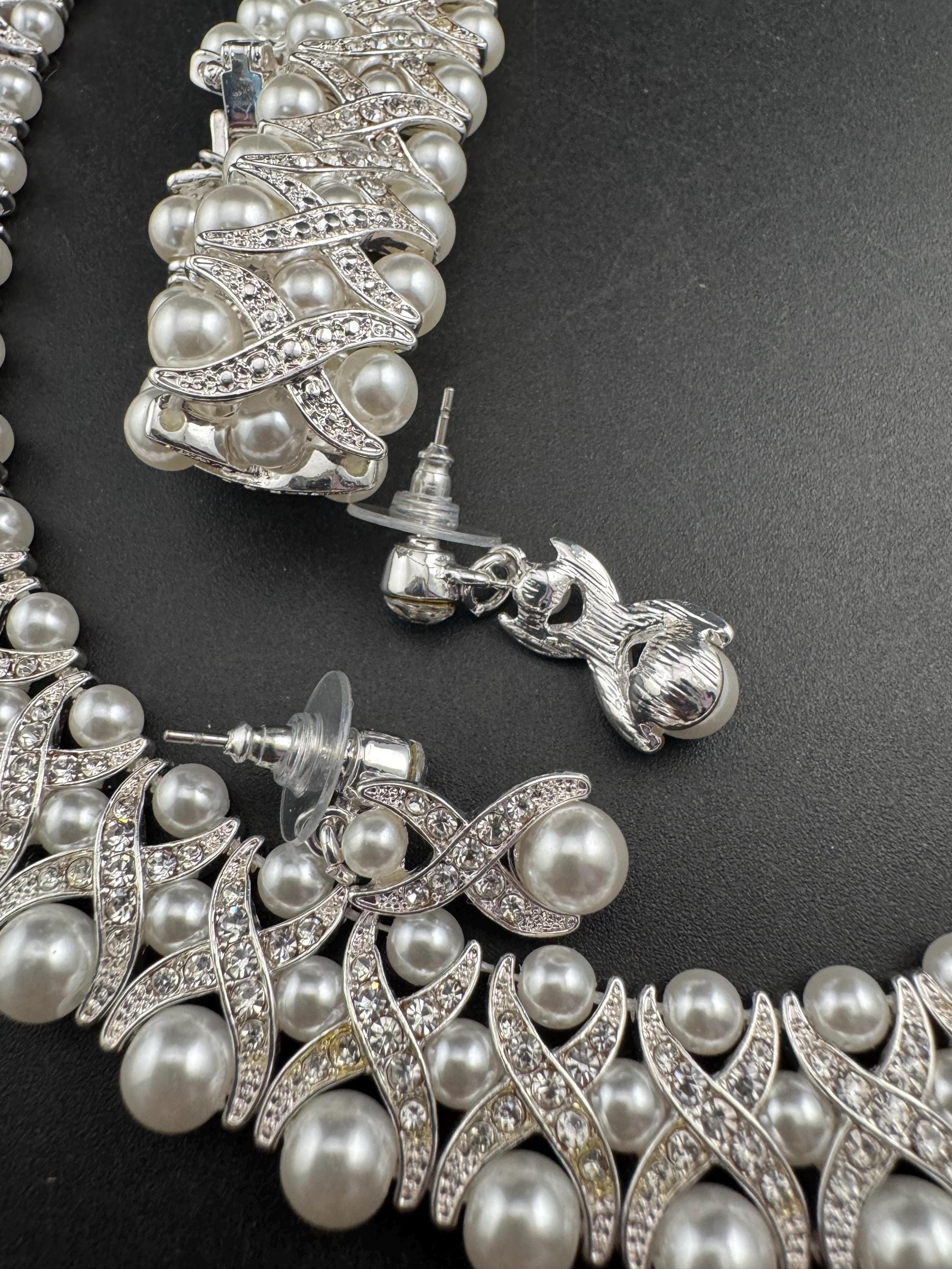 Vintage JBK Rhinestone and pearl jewelry set: Necklace bracelet and Earrings