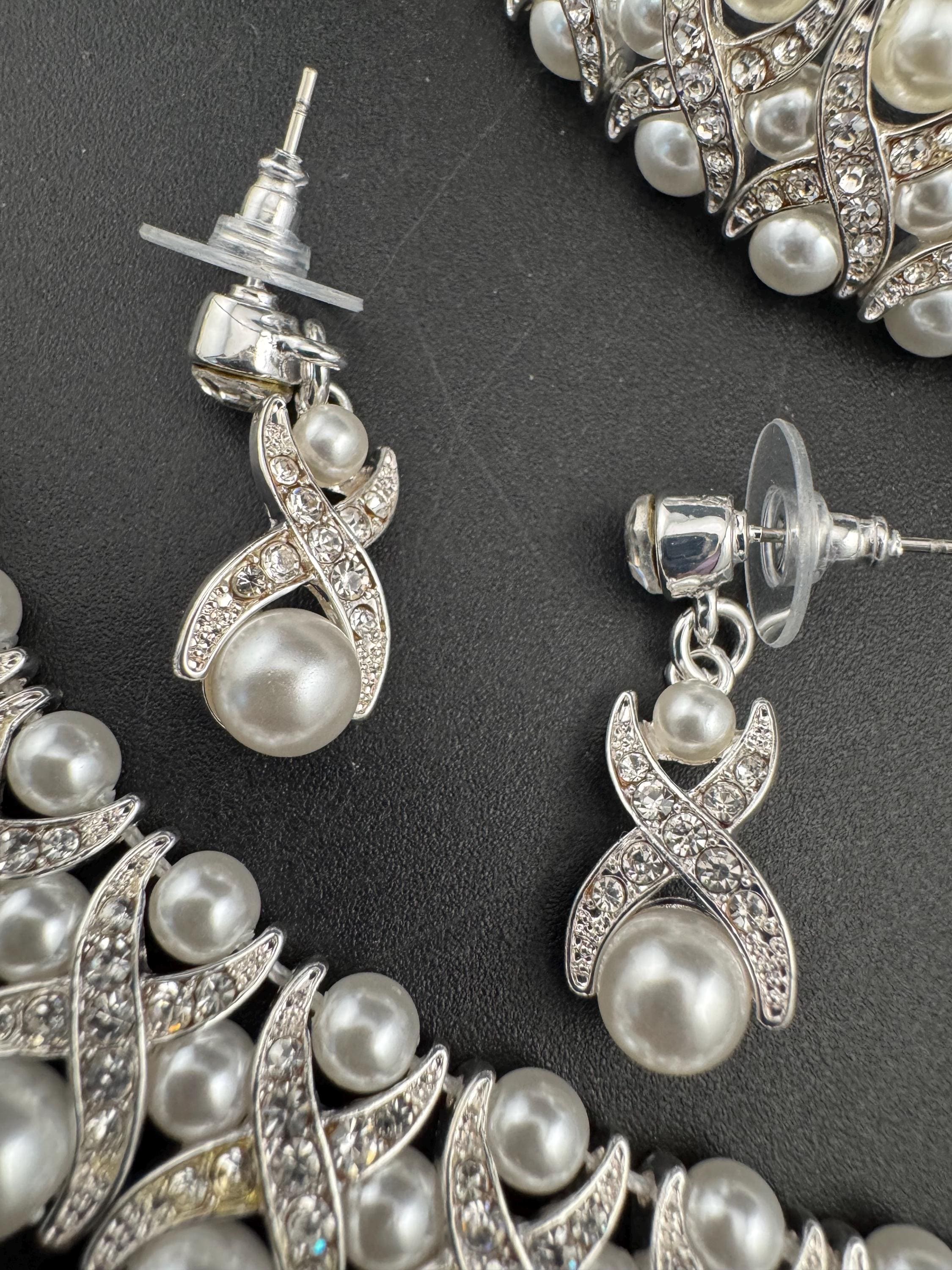 Vintage JBK Rhinestone and pearl jewelry set: Necklace bracelet and Earrings