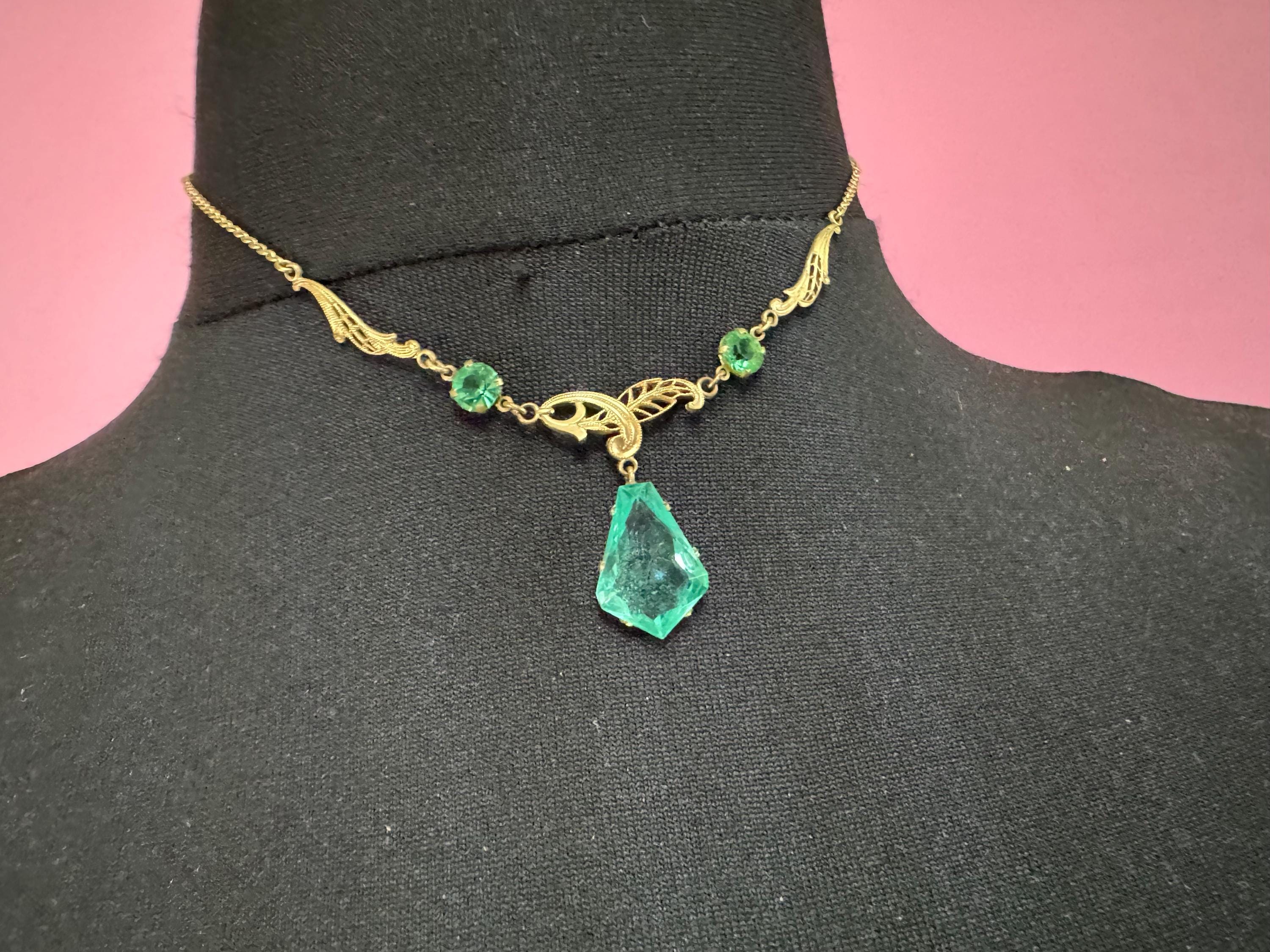 Rolled gold Art Deco emerald green teardrop pendant drop Necklace Antique
