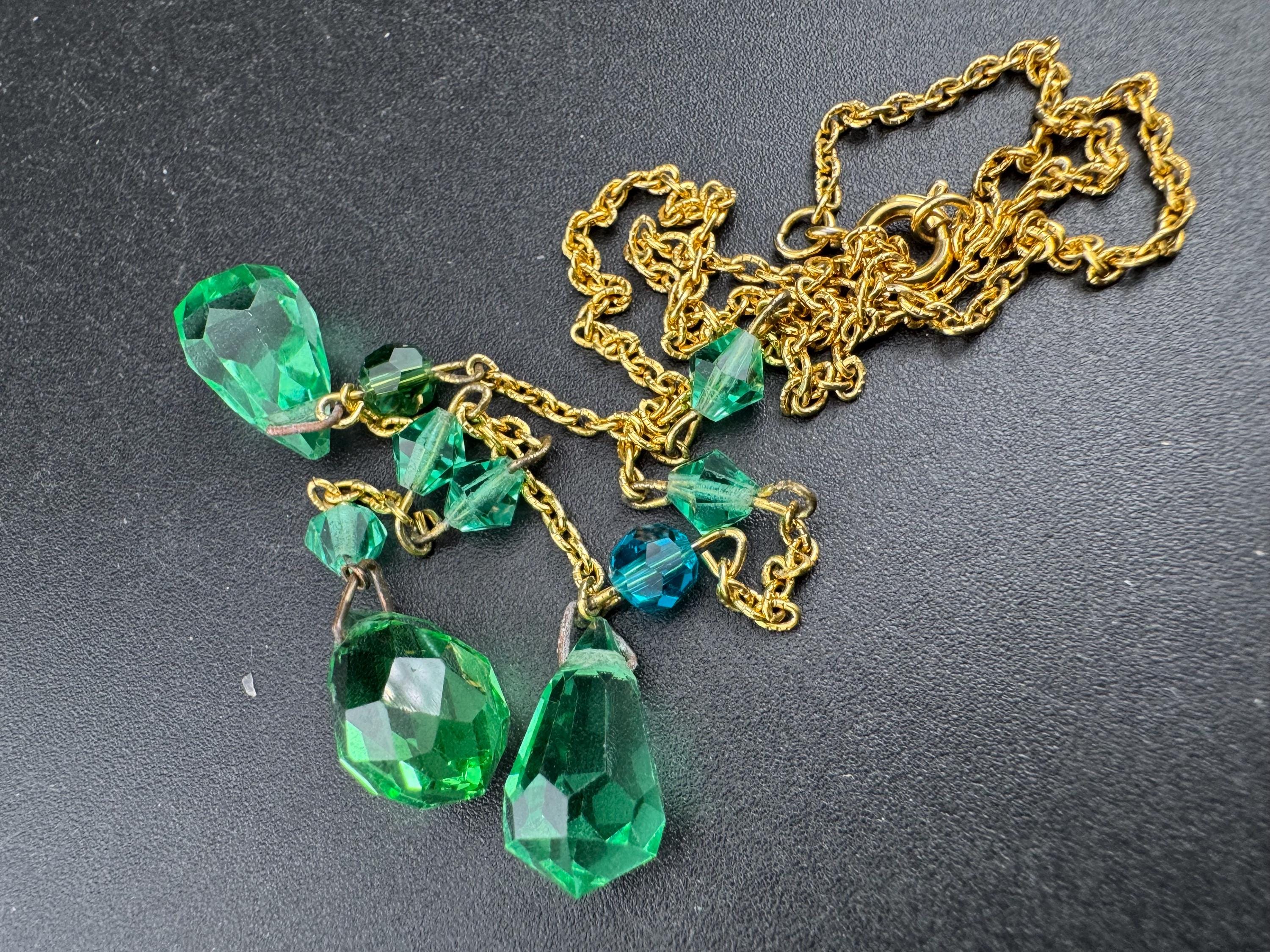 Antique gold tone Art Deco emerald green triplet pendant drop Necklace