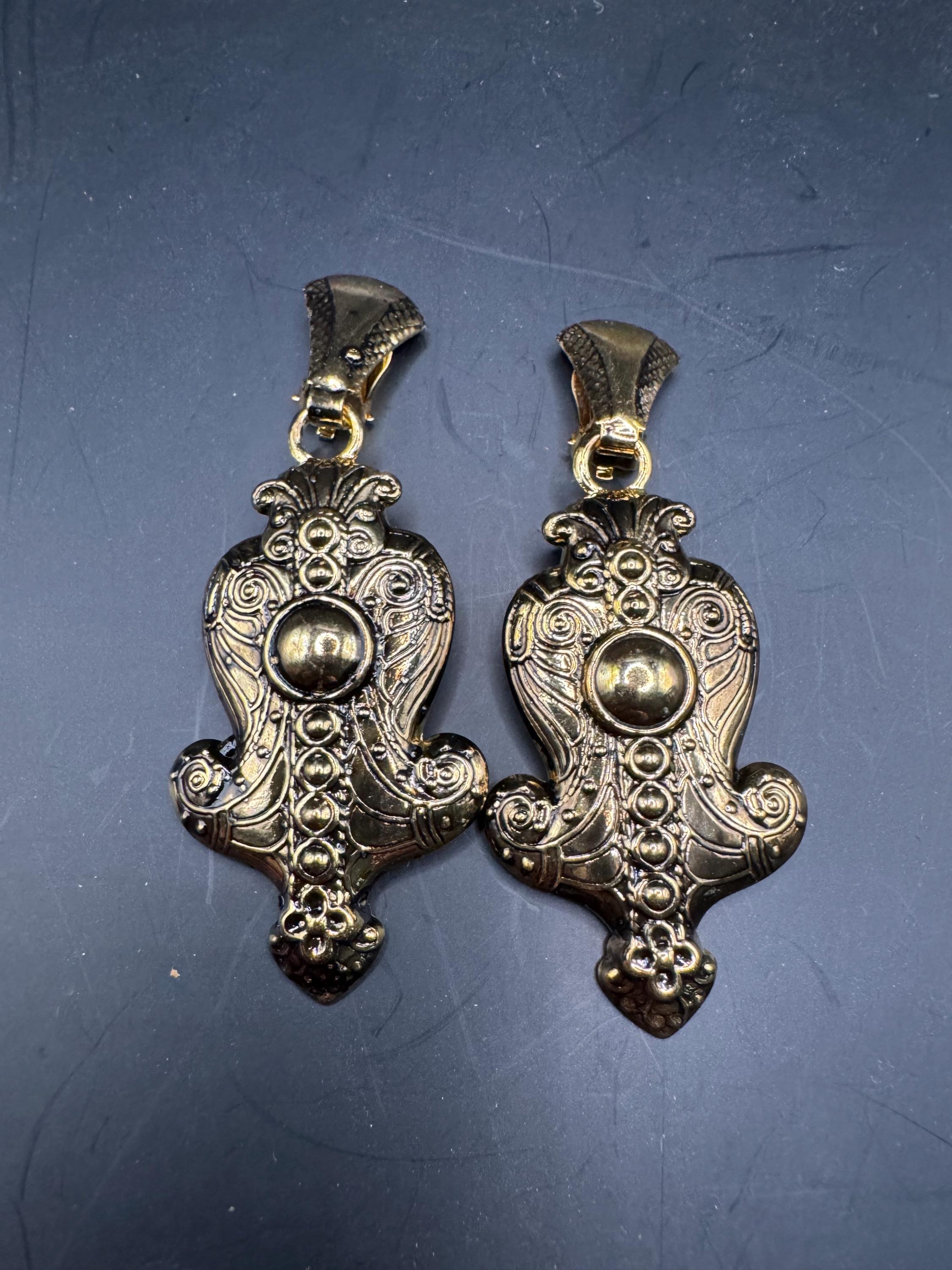 Vintage 80s antique Gold door knocker drop clip on earrings, embossed metal unused