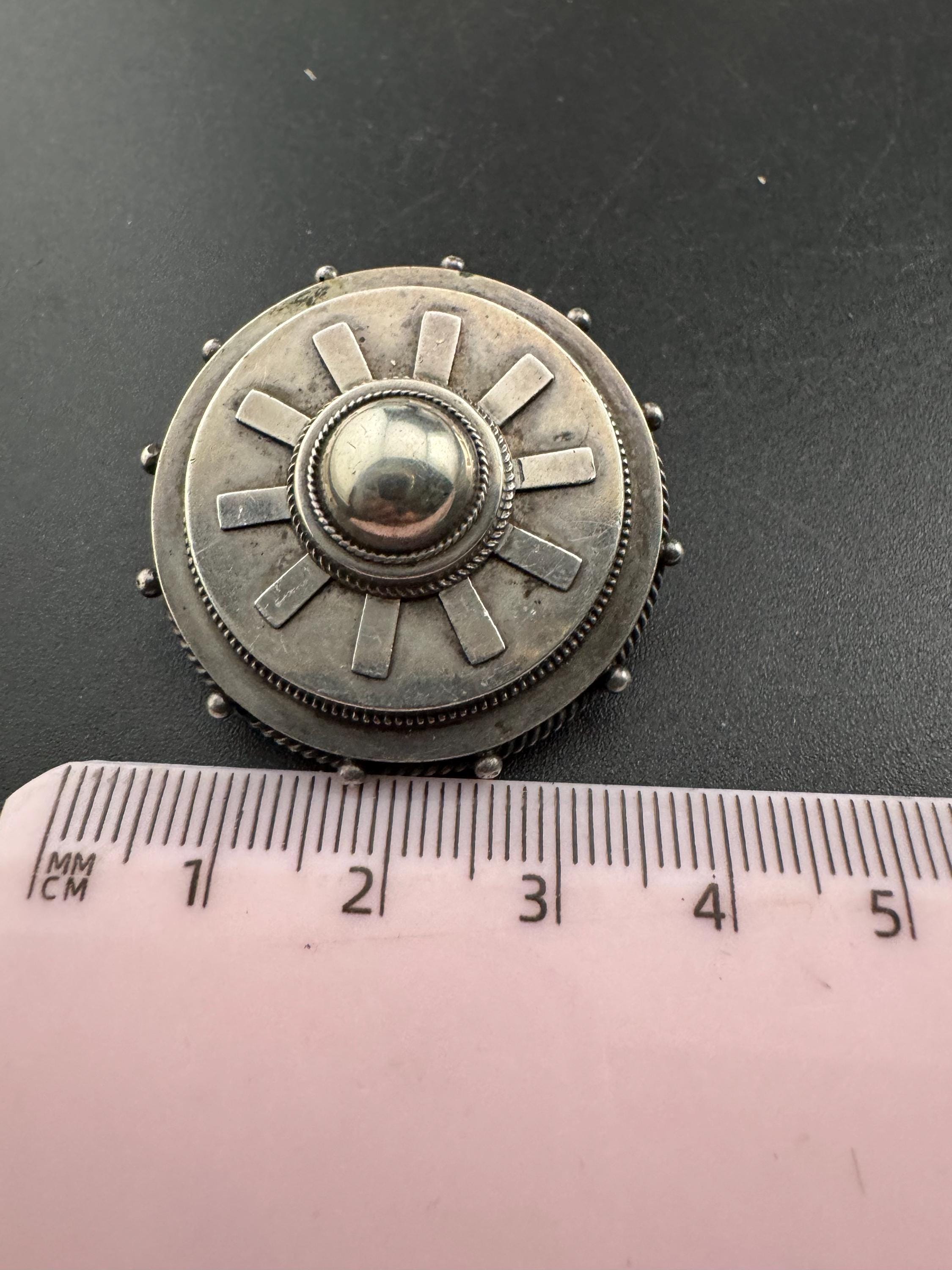 Victorian silver round bullseye mourning brooch, fully tested