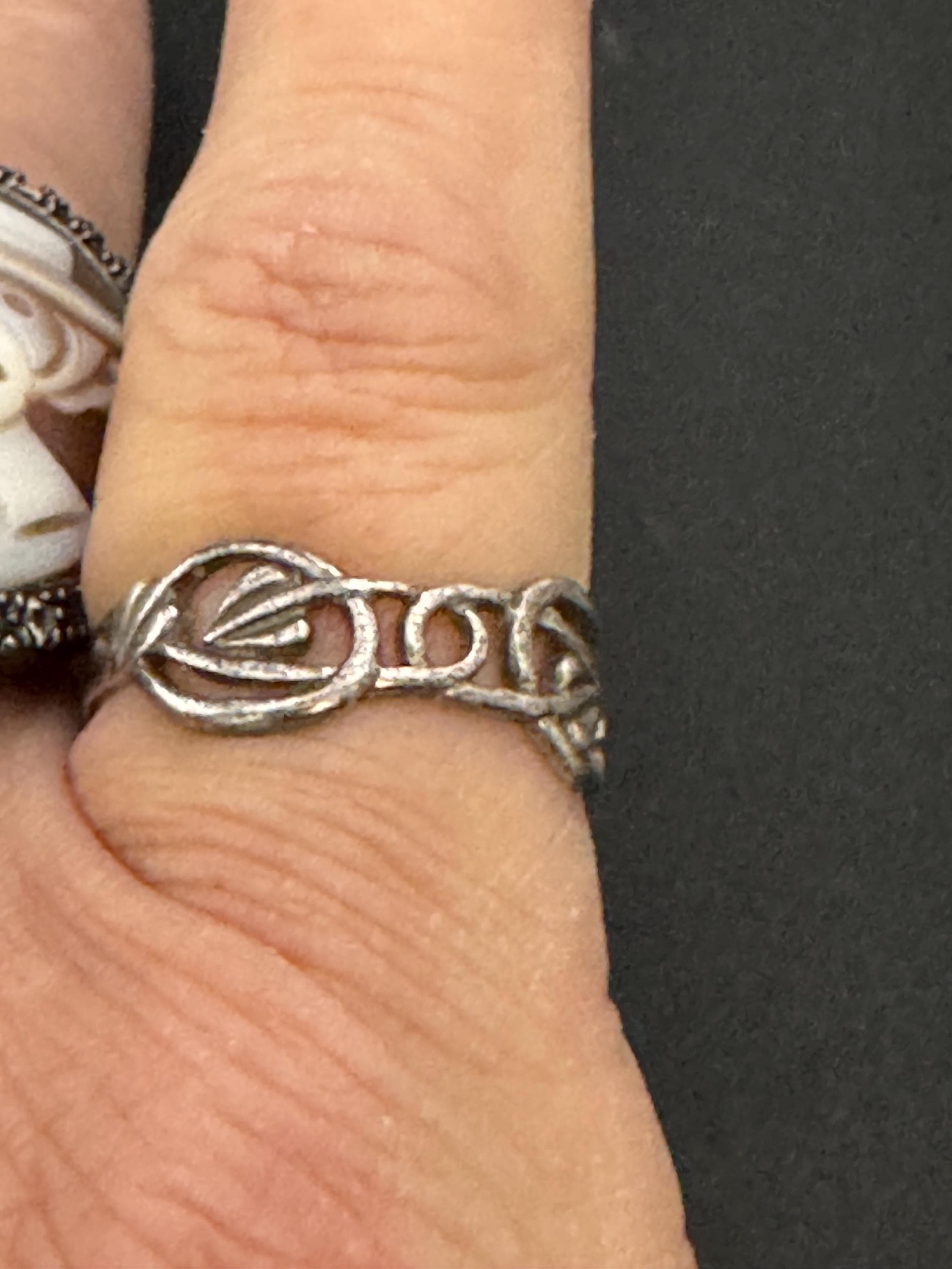 CJL 925 Silver Art Nouveau ring, Rennie Macintosh style size L Carrick