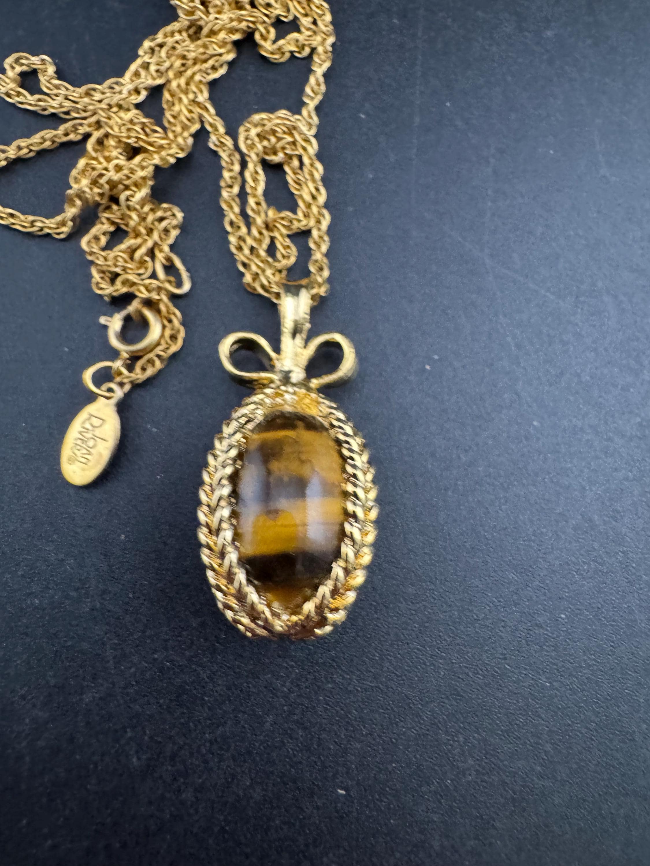 Signed Joan rivers tigerseye egg pendant necklace, gold plated