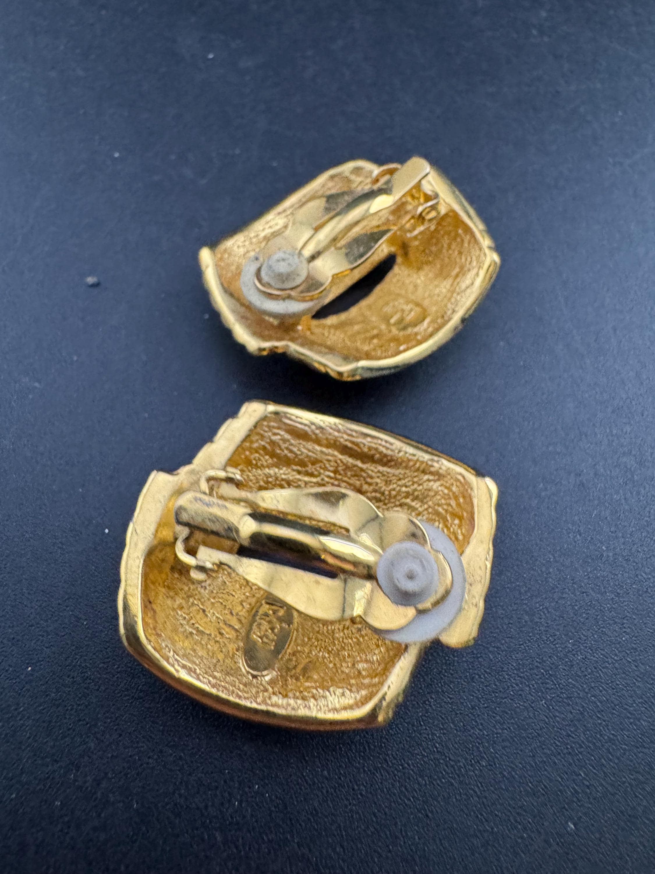 Joan rivers oversized gold plated clip on earrings