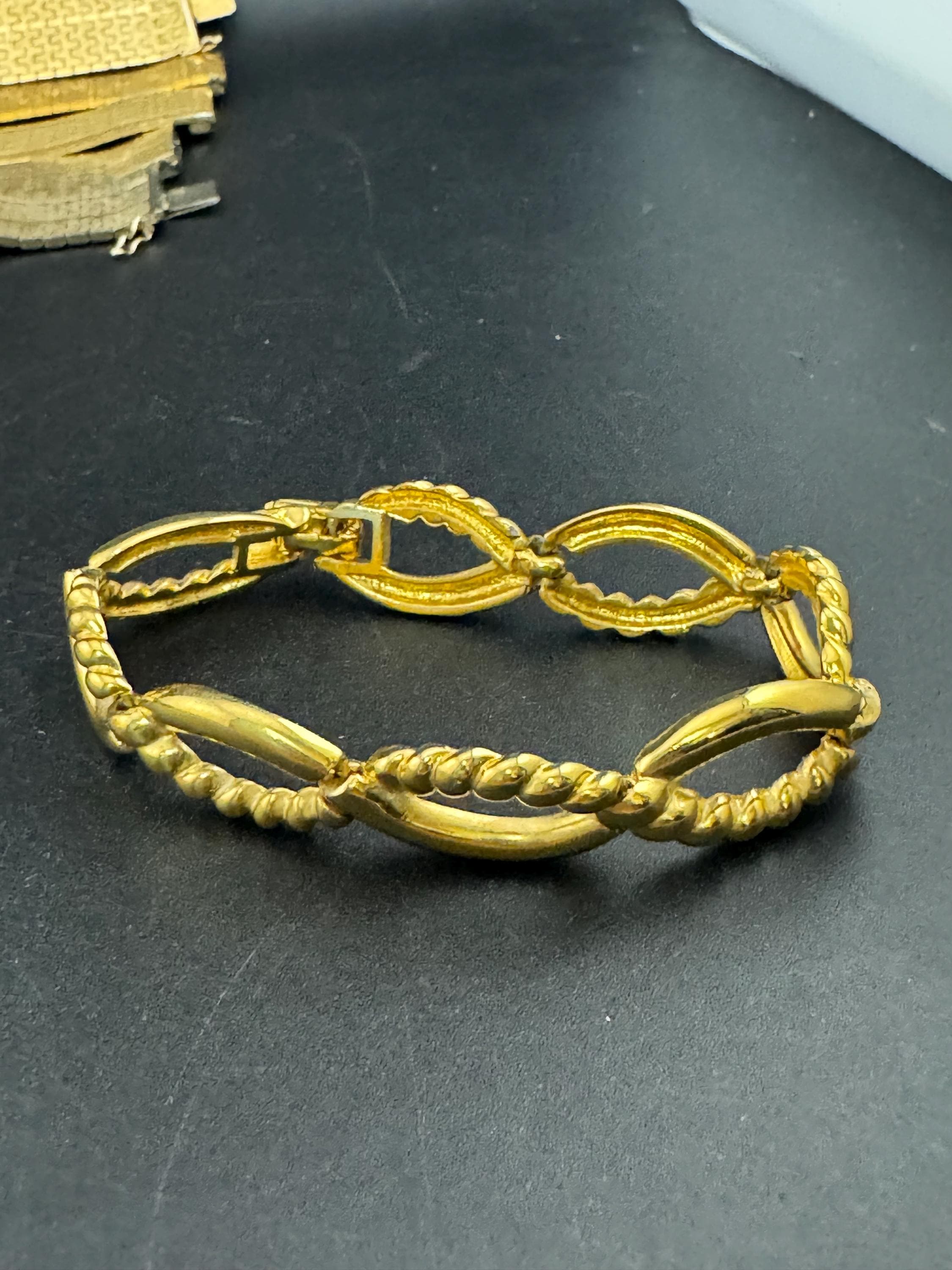 Retro 80s chunky panel link bracelet, 18.5cm gold tone