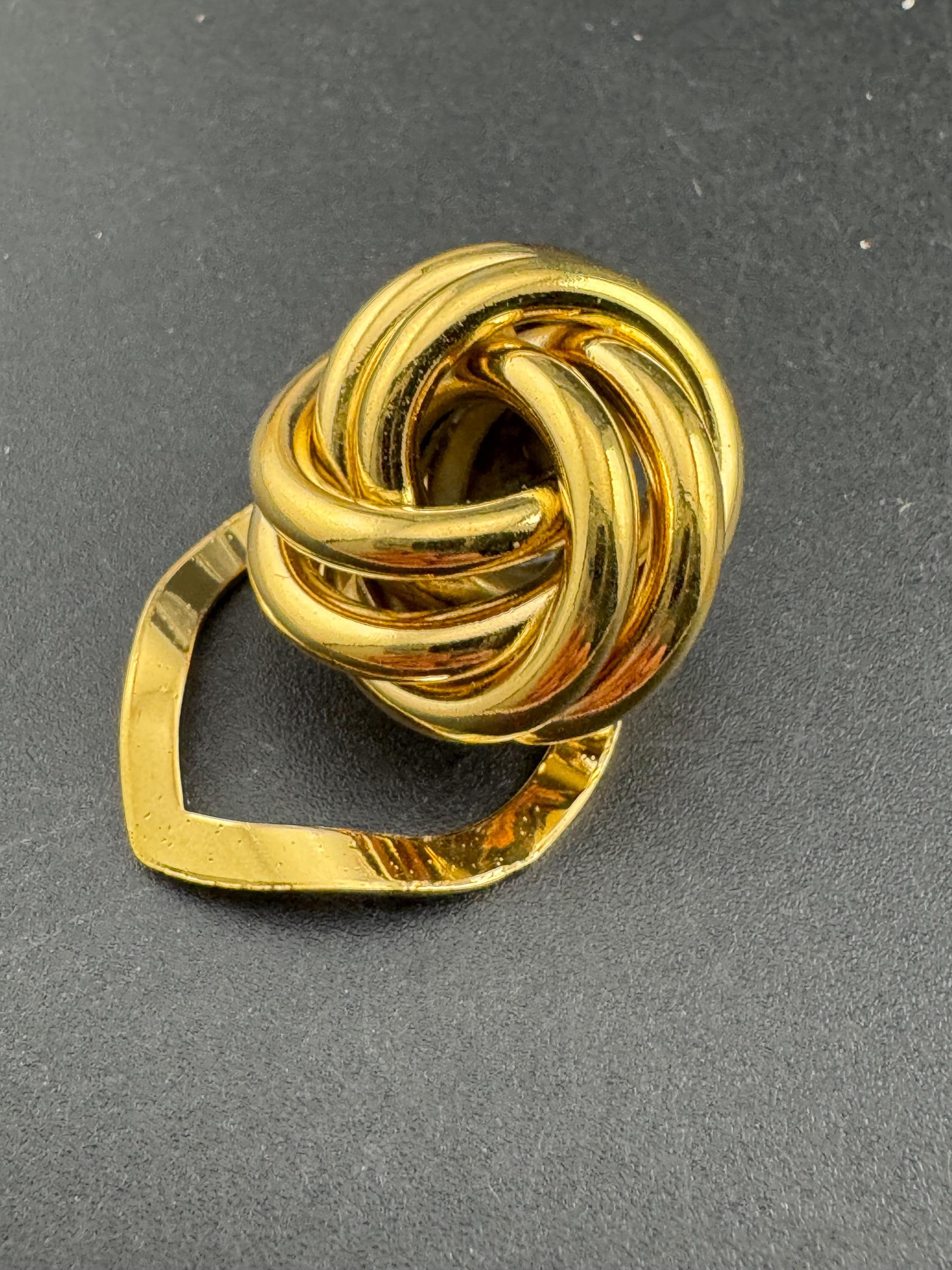 Classic 1980s tube knot Scarf Clip, gold tone unused old stock