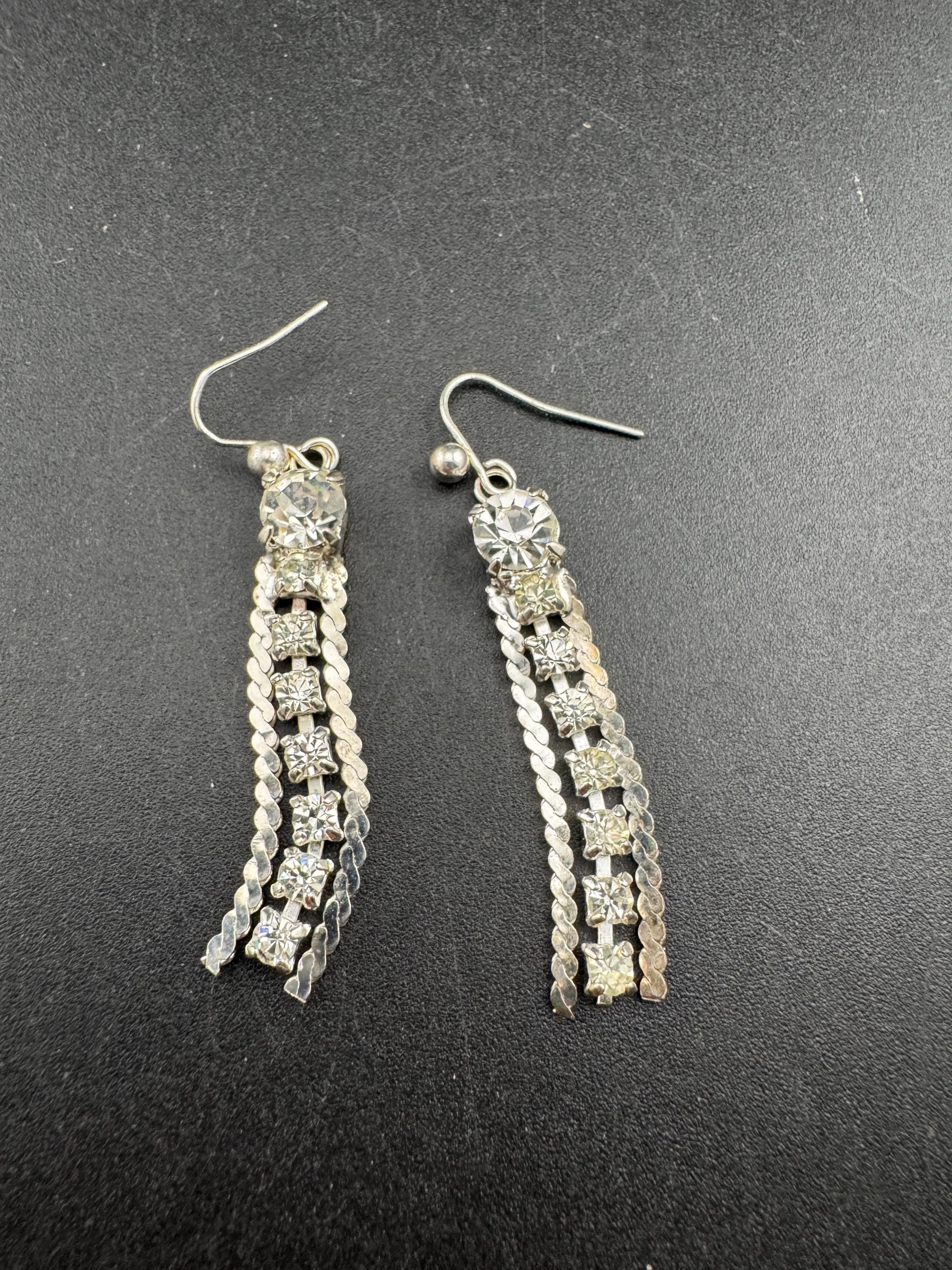 Sparkly 5cm long silver tone chain tassel diamanté drop earrings, pierced earwires vintage and unused